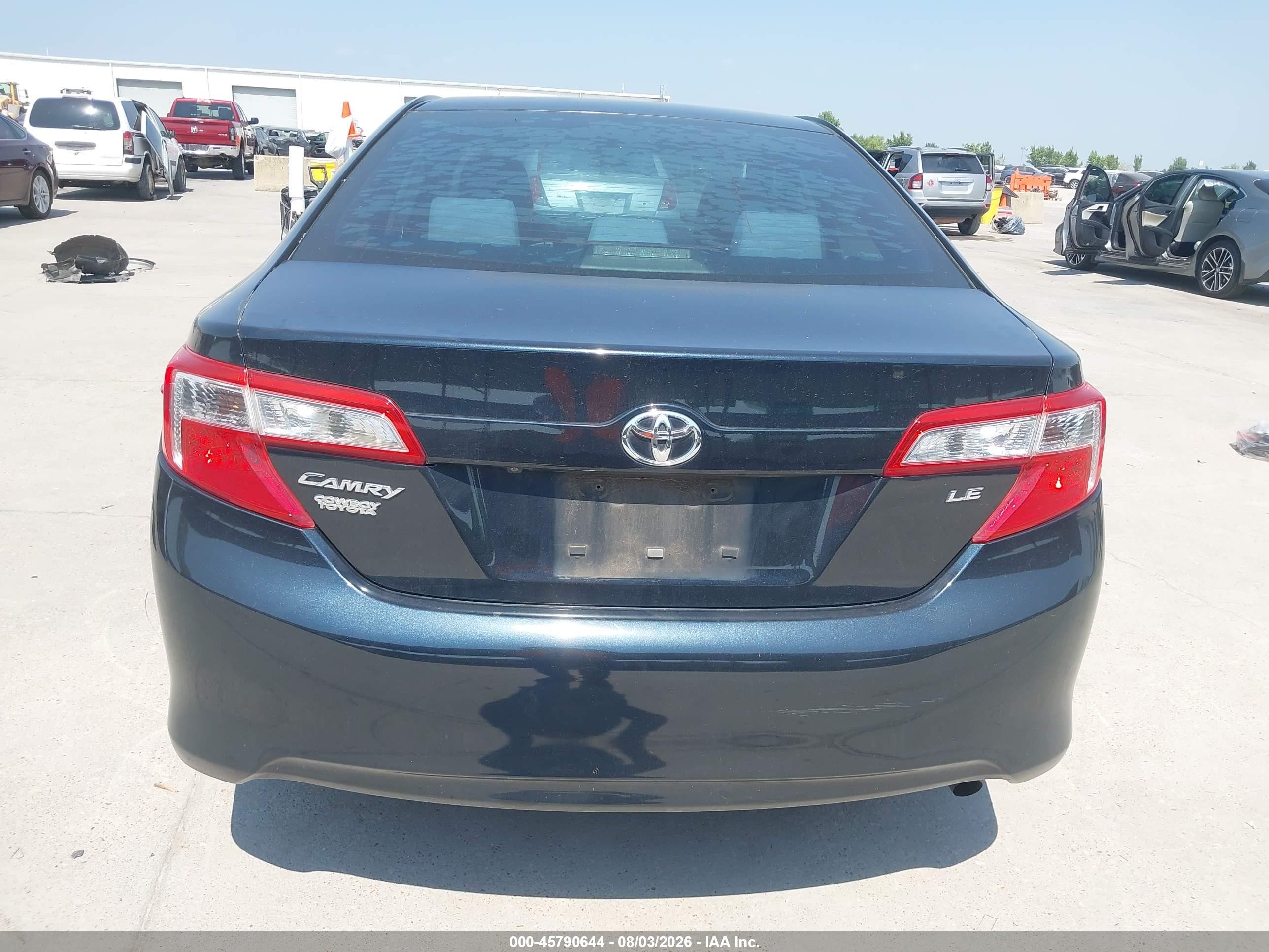 2014 Toyota Camry Le Черный vin: 4T4BF1FK4ER374716