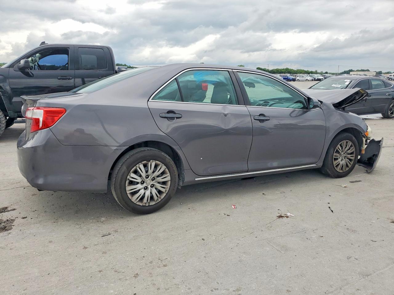 2014 Toyota Camry Le Gray vin: 4T4BF1FK4ER381911