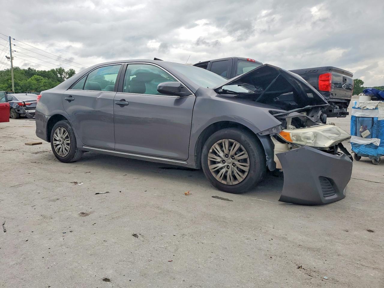 2014 Toyota Camry Le Gray vin: 4T4BF1FK4ER381911