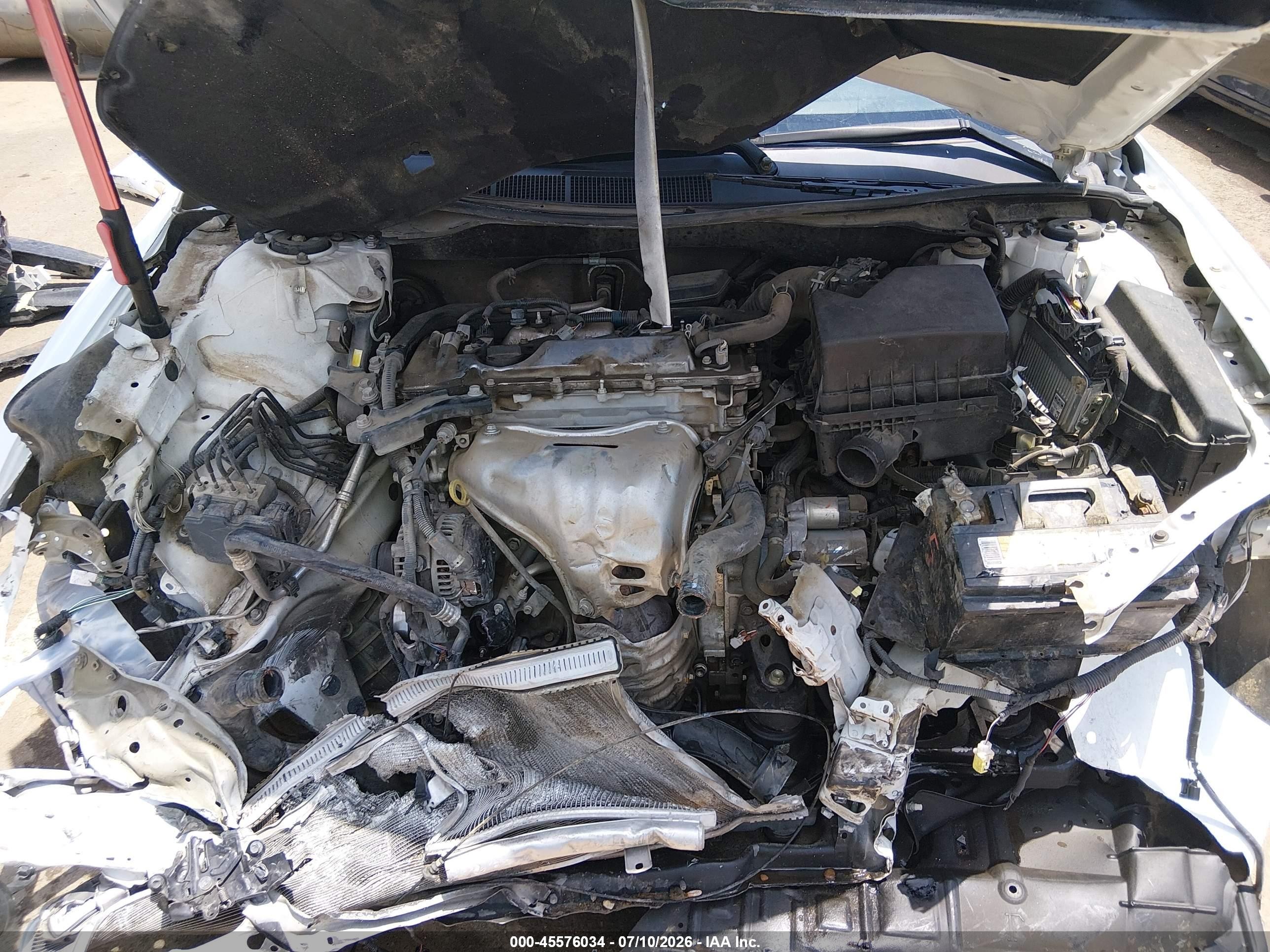 2014 Toyota Camry Le White vin: 4T4BF1FK4ER388759