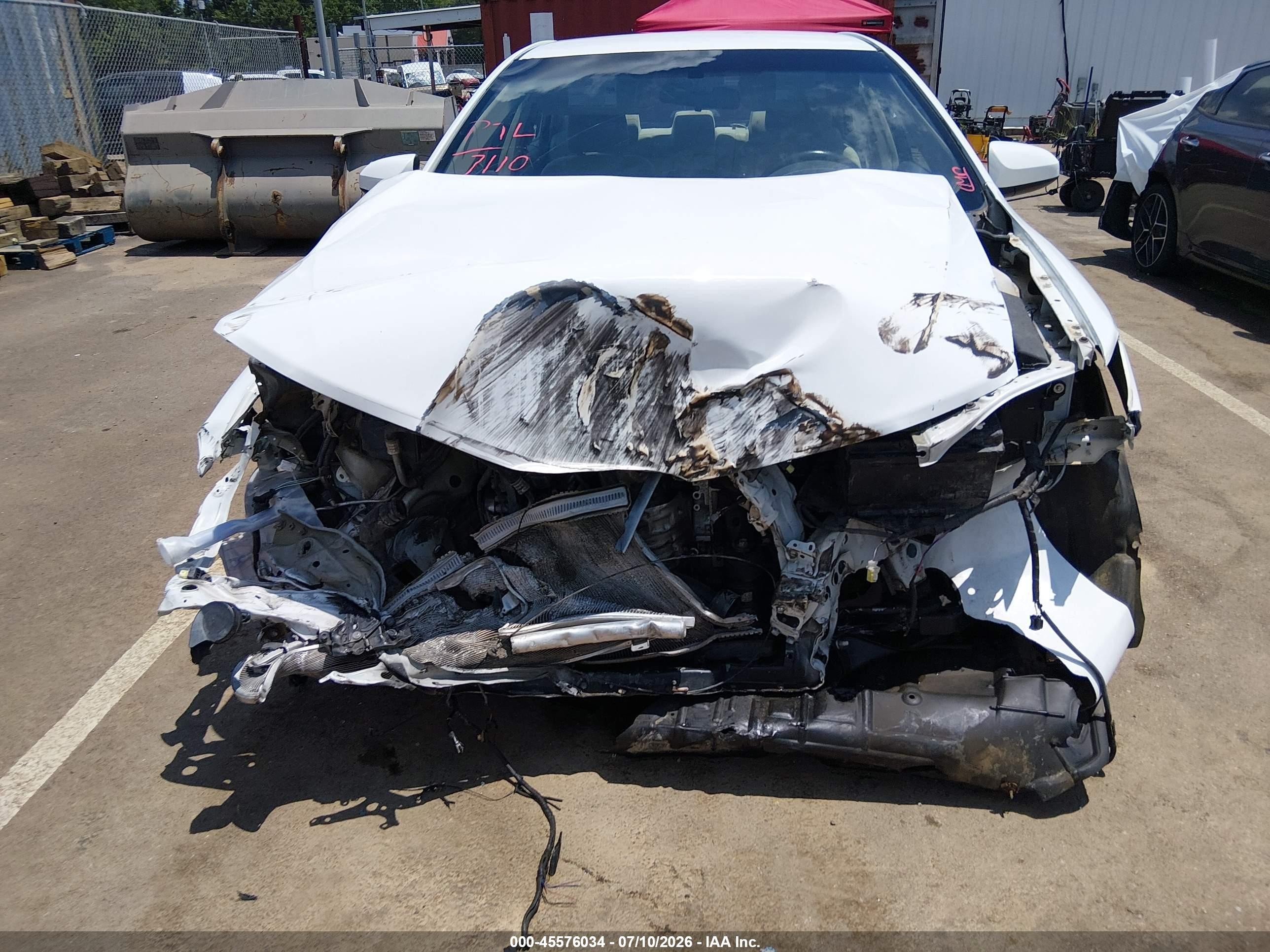 2014 Toyota Camry Le White vin: 4T4BF1FK4ER388759