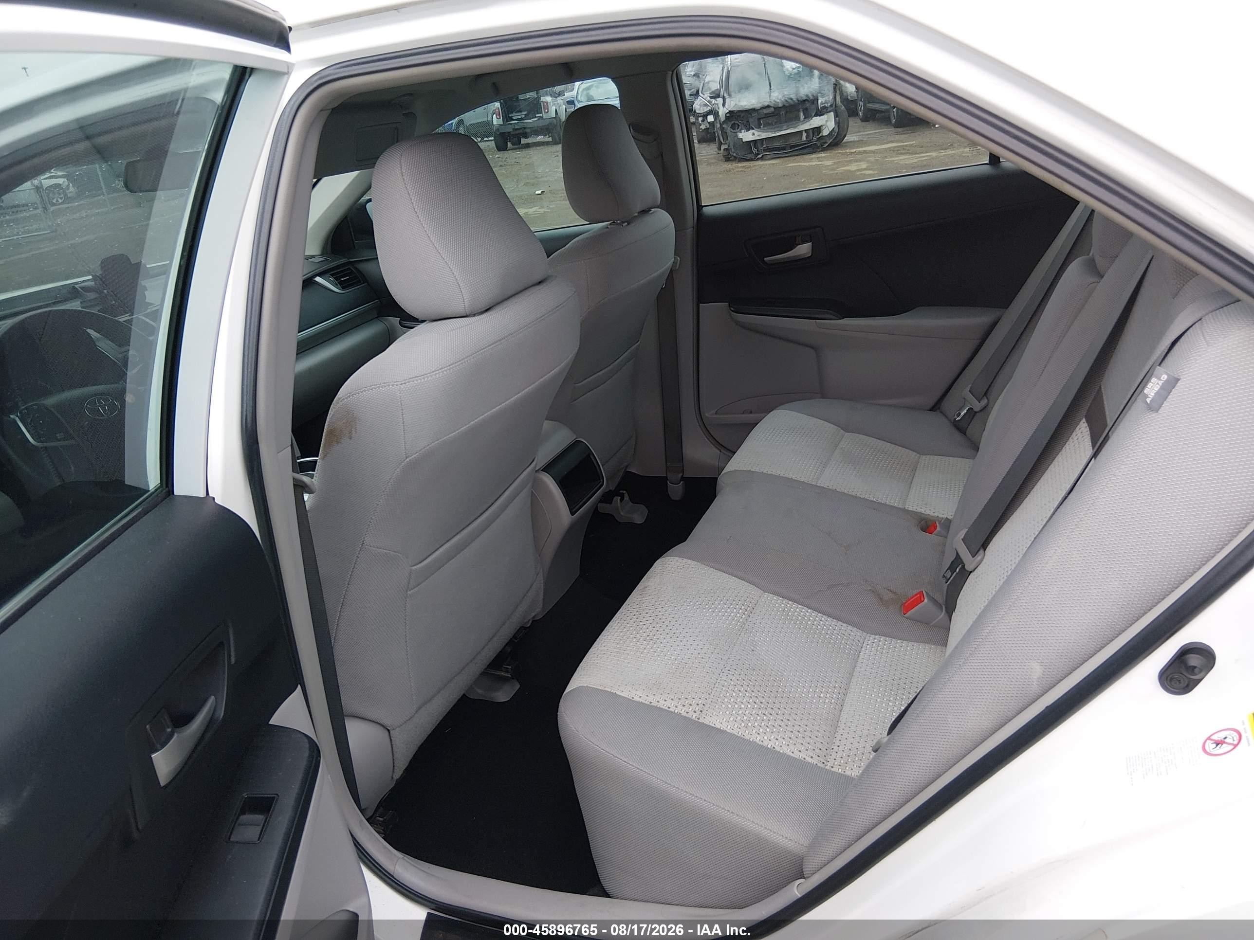 2014 Toyota Camry Le White vin: 4T4BF1FK4ER399552