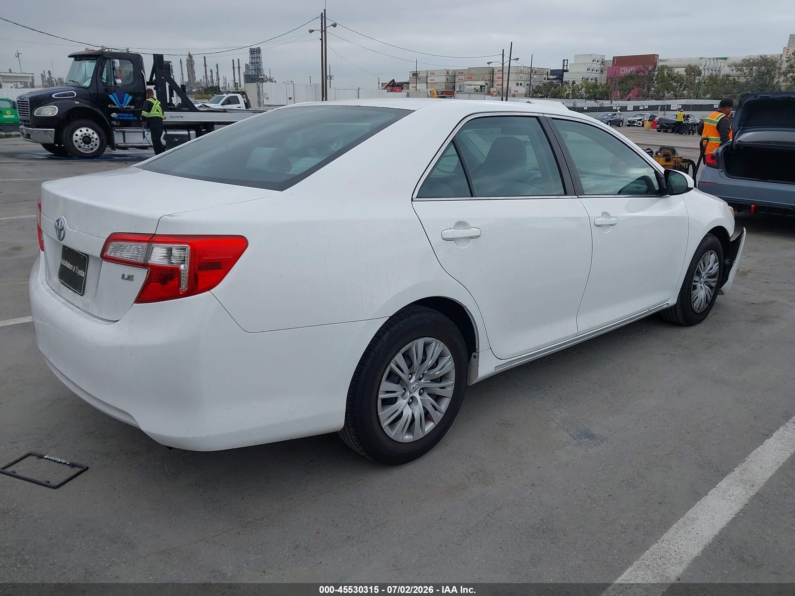 2014 Toyota Camry Le White vin: 4T4BF1FK4ER399602