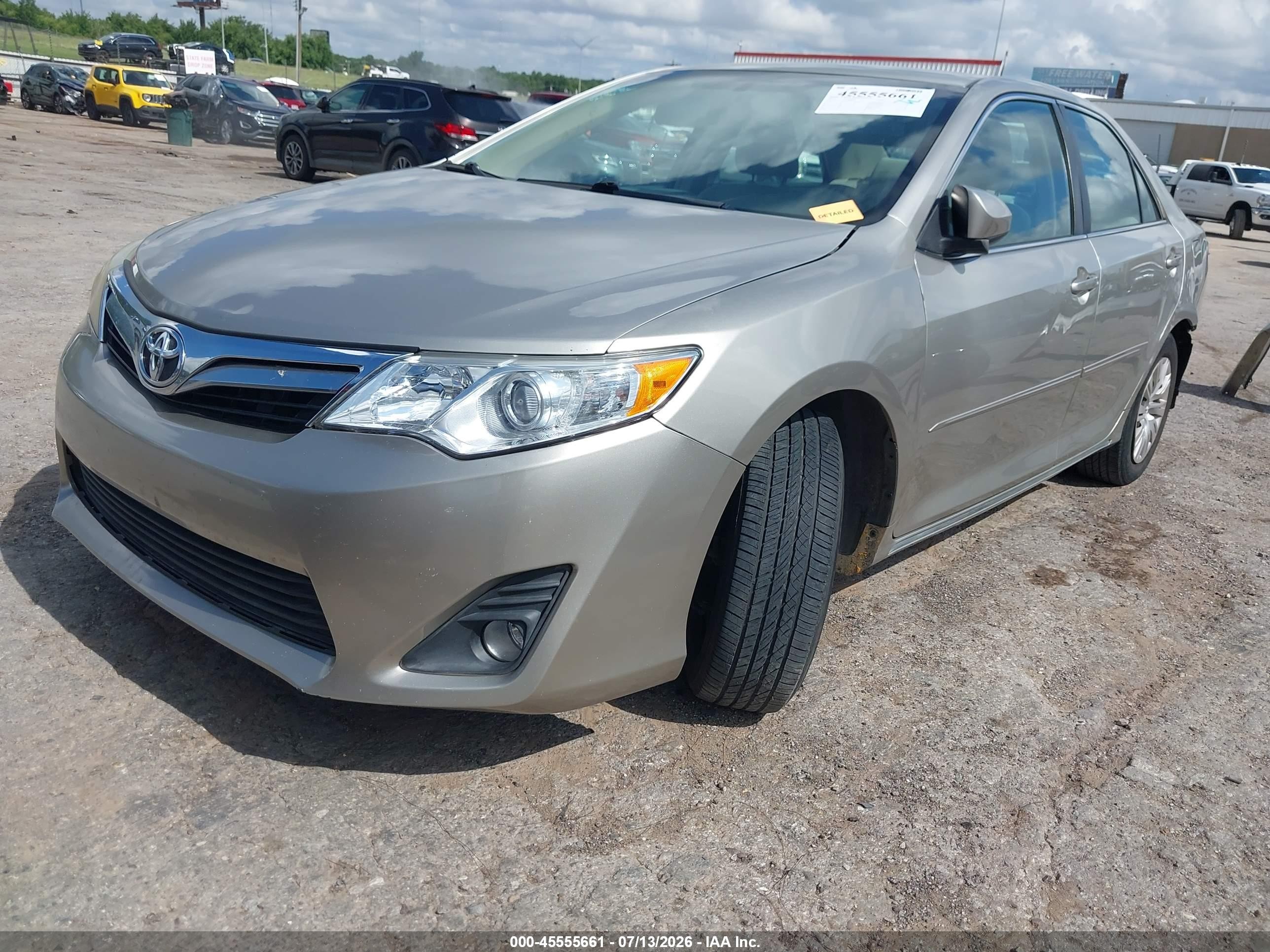 2014 Toyota Camry Le Silver vin: 4T4BF1FK4ER400585