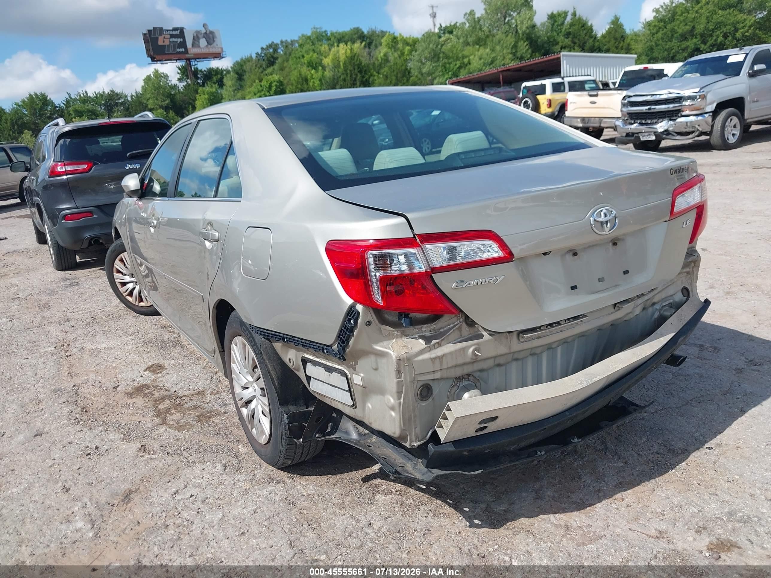 2014 Toyota Camry Le Silver vin: 4T4BF1FK4ER400585