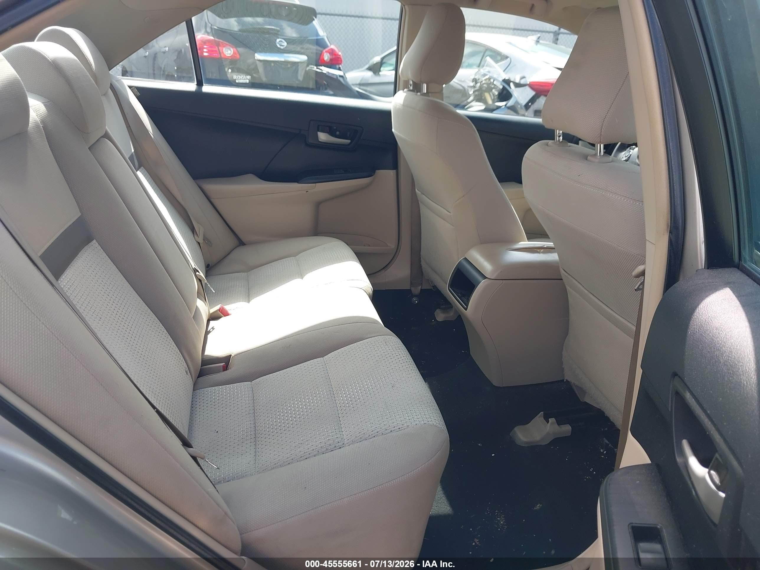 2014 Toyota Camry Le Silver vin: 4T4BF1FK4ER400585