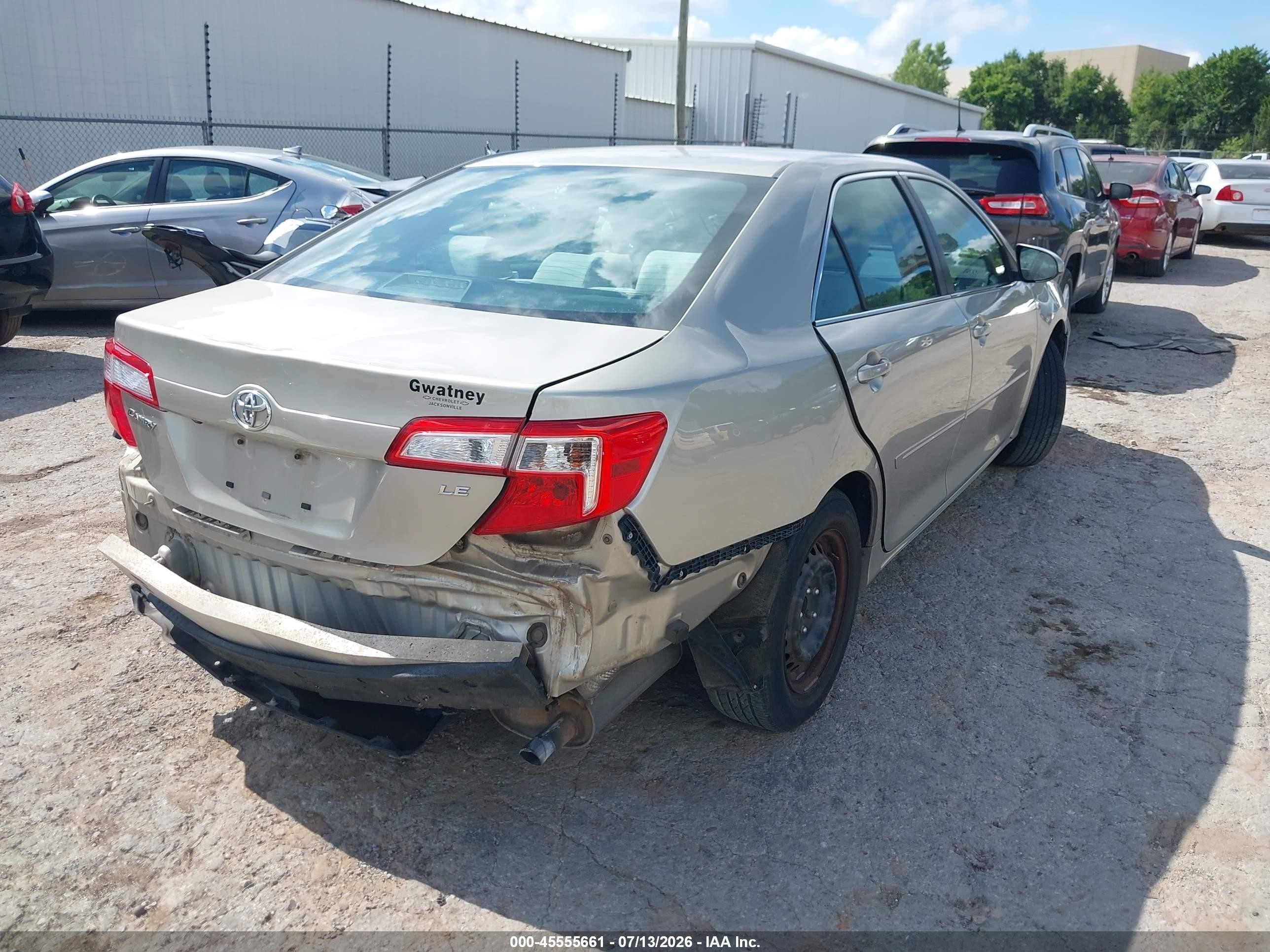 2014 Toyota Camry Le Silver vin: 4T4BF1FK4ER400585