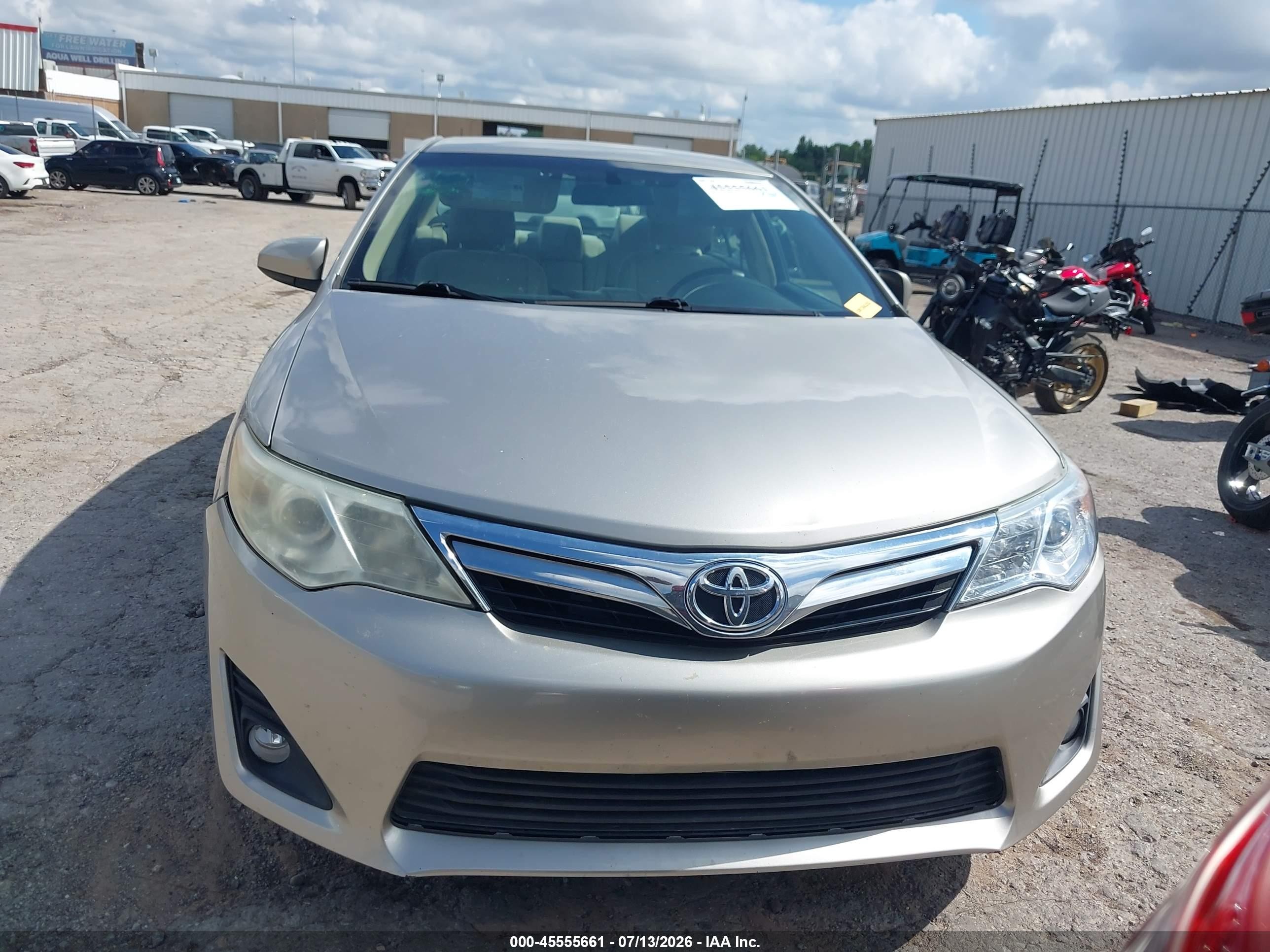 2014 Toyota Camry Le Silver vin: 4T4BF1FK4ER400585