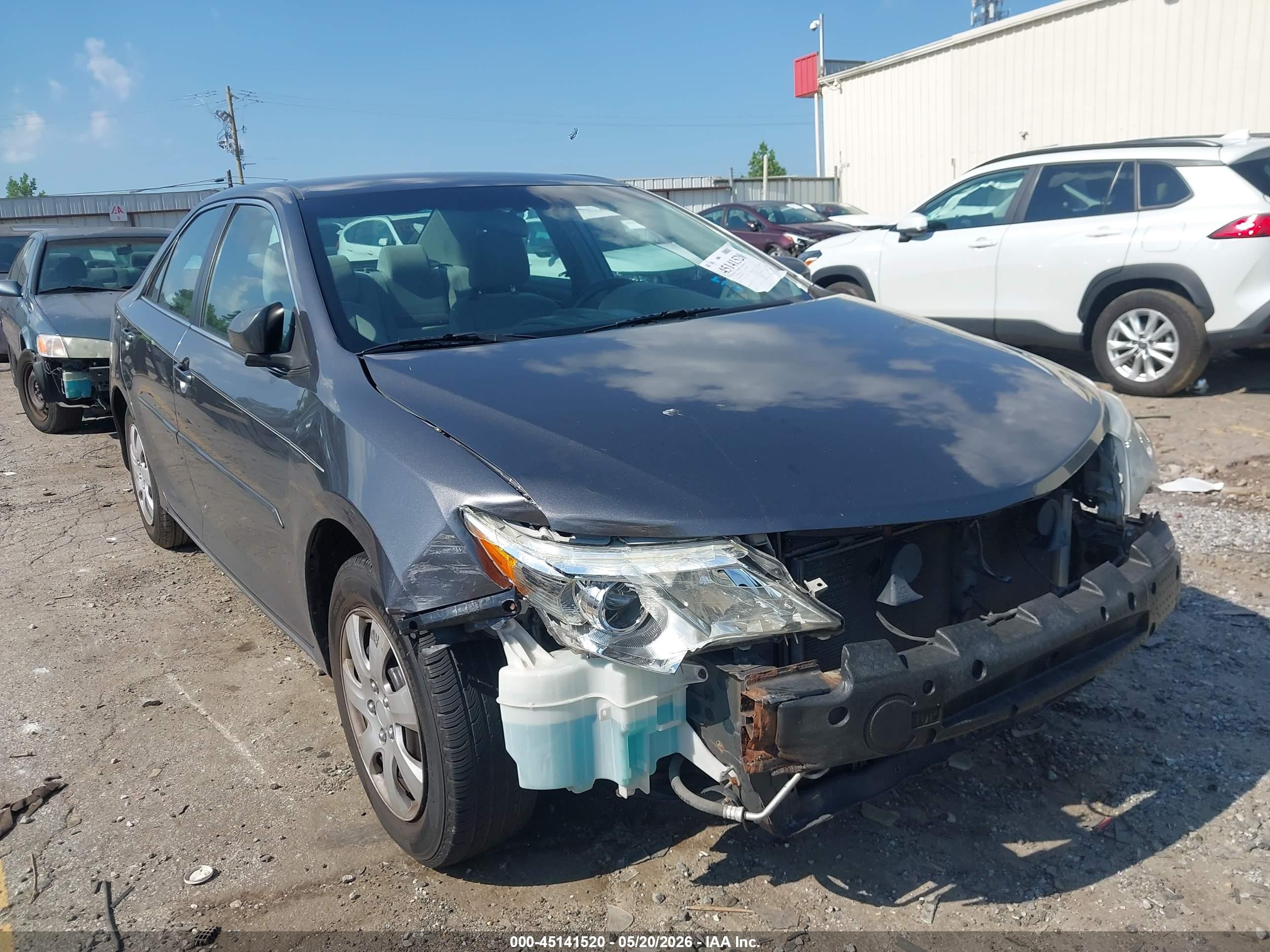 2014 Toyota Camry Le Gray vin: 4T4BF1FK4ER403938