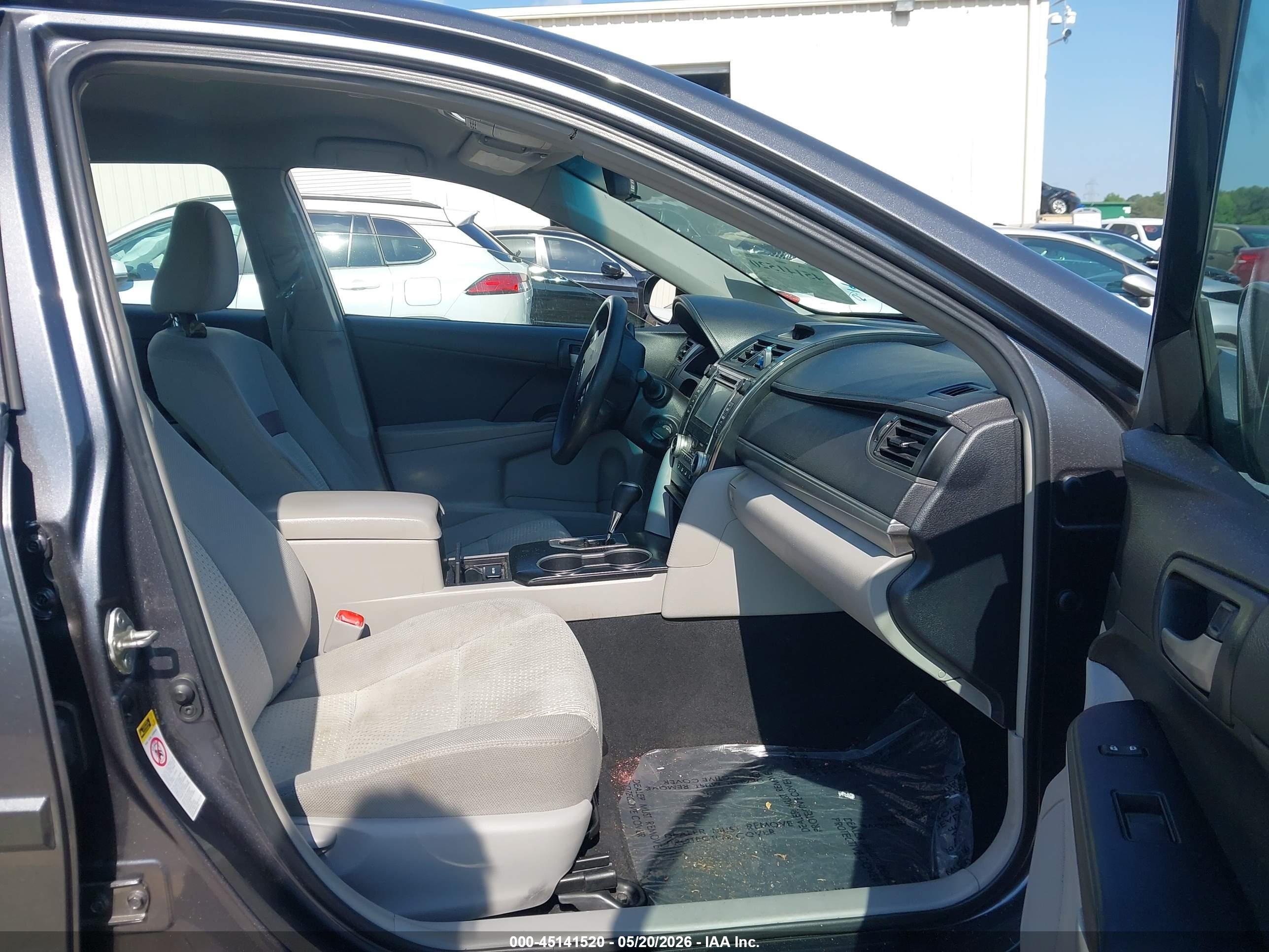 2014 Toyota Camry Le Gray vin: 4T4BF1FK4ER403938