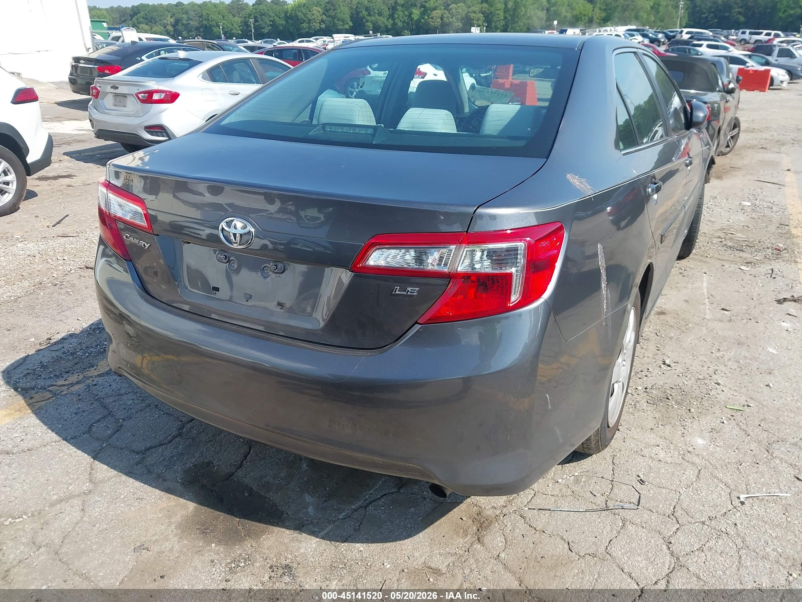 2014 Toyota Camry Le Gray vin: 4T4BF1FK4ER403938