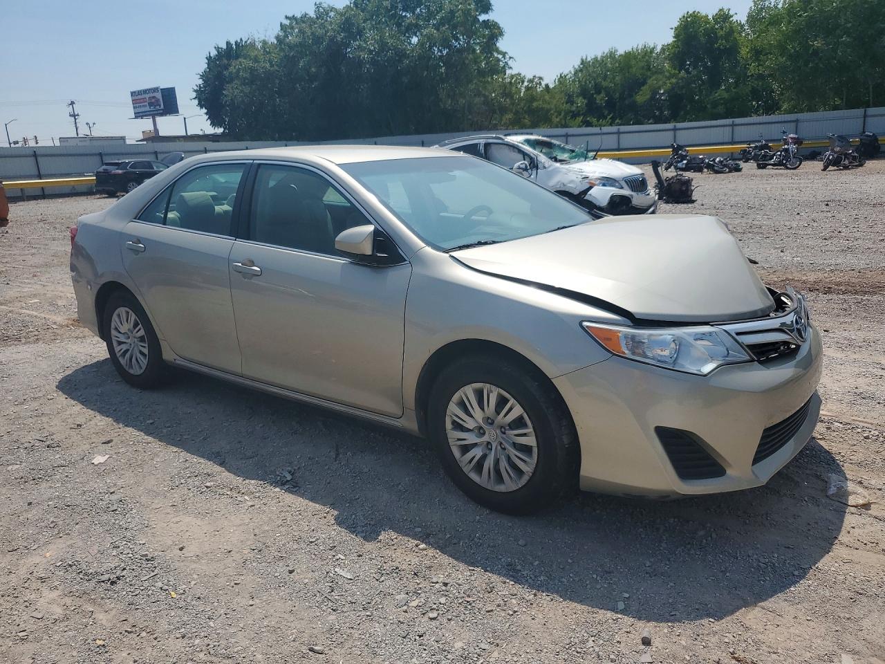 2014 Toyota Camry Le Gold vin: 4T4BF1FK4ER406368