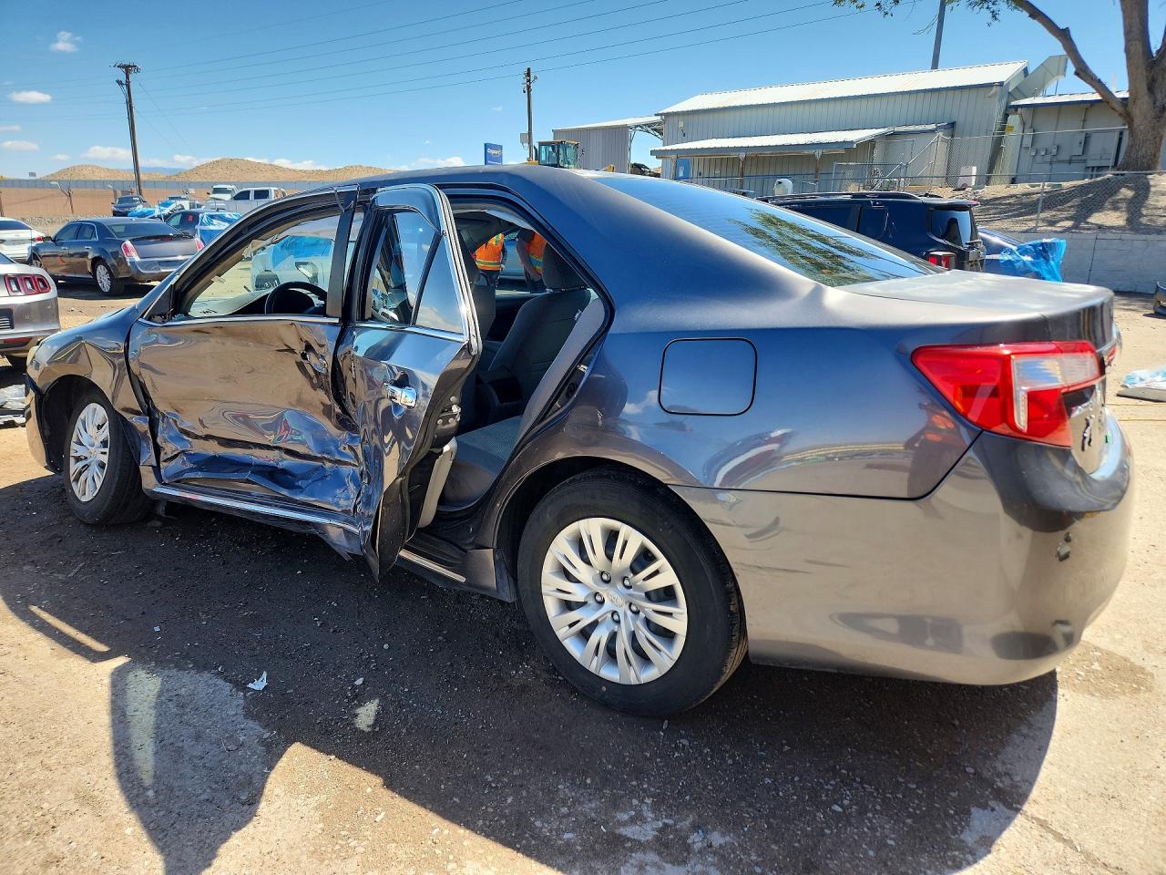 2014 Toyota Camry Le Charcoal vin: 4T4BF1FK4ER410095