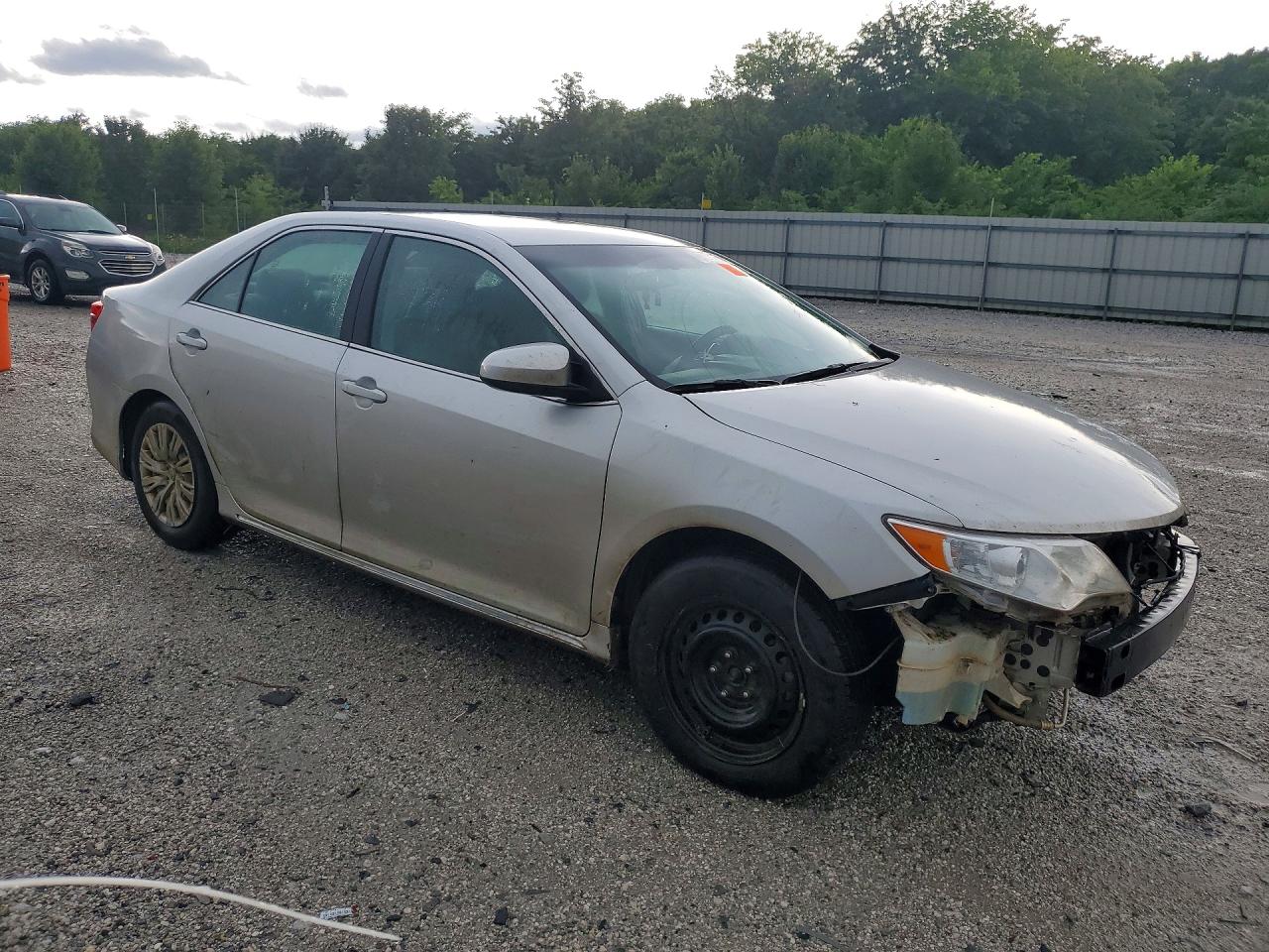 2014 Toyota Camry Le Silver vin: 4T4BF1FK4ER423851