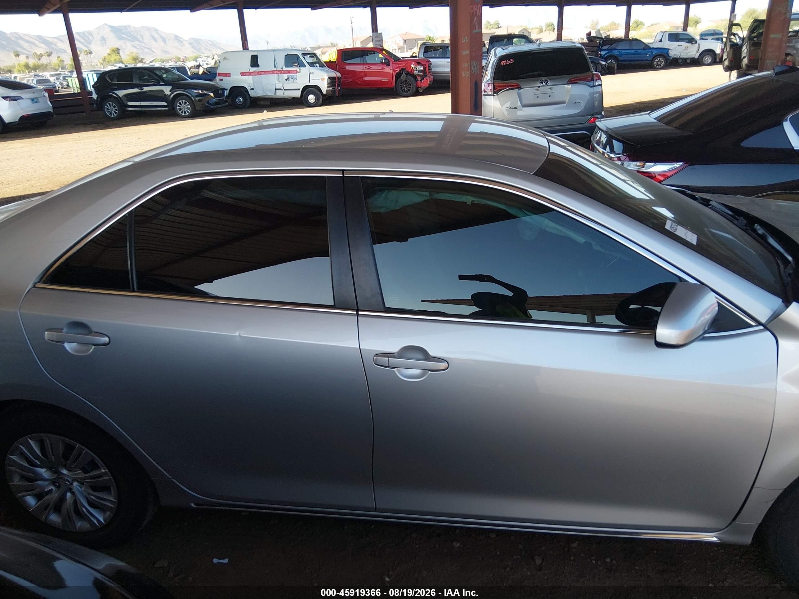 2014 Toyota Camry Le Silver vin: 4T4BF1FK4ER424028