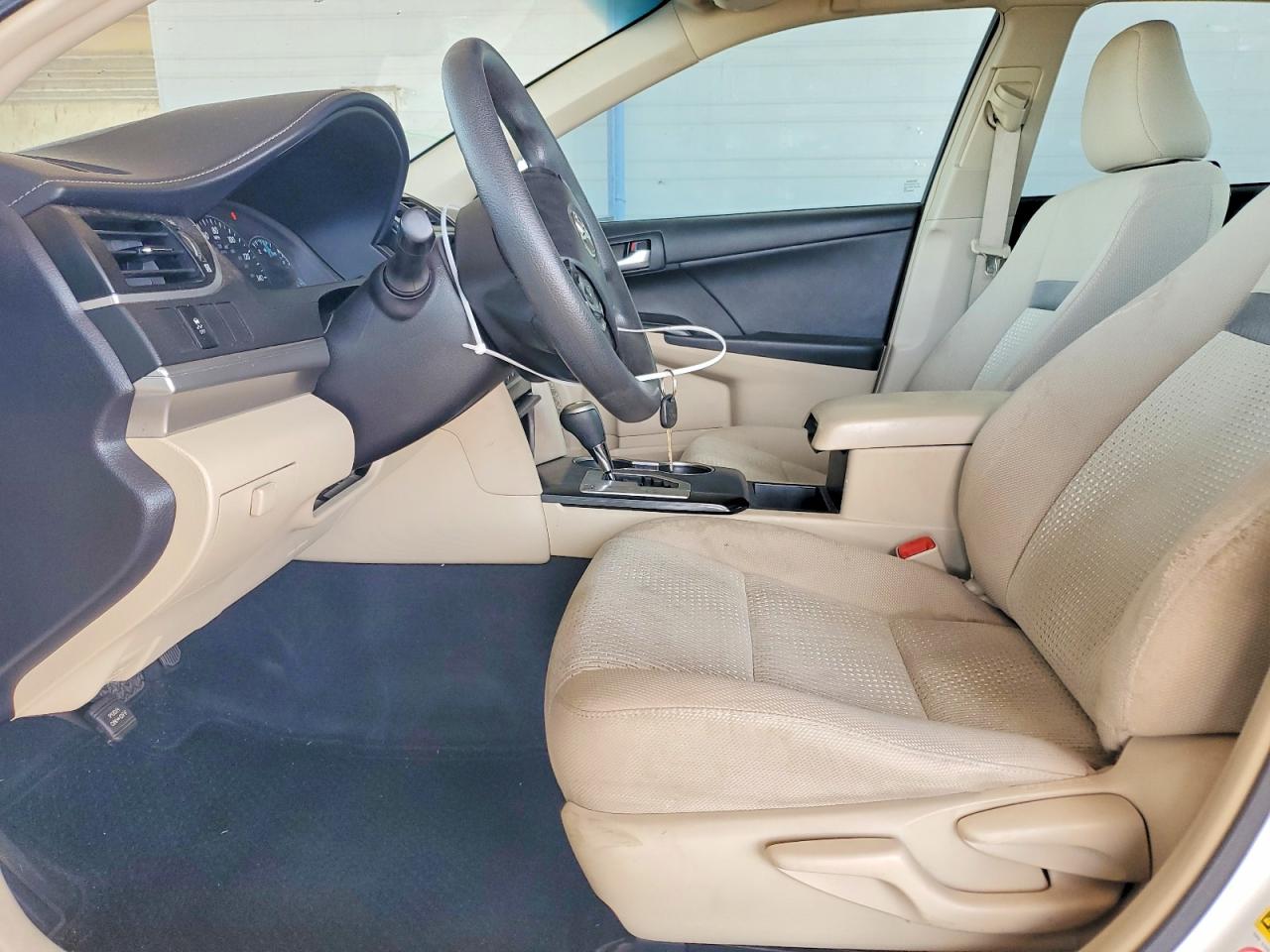 2014 Toyota Camry L White vin: 4T4BF1FK4ER426409