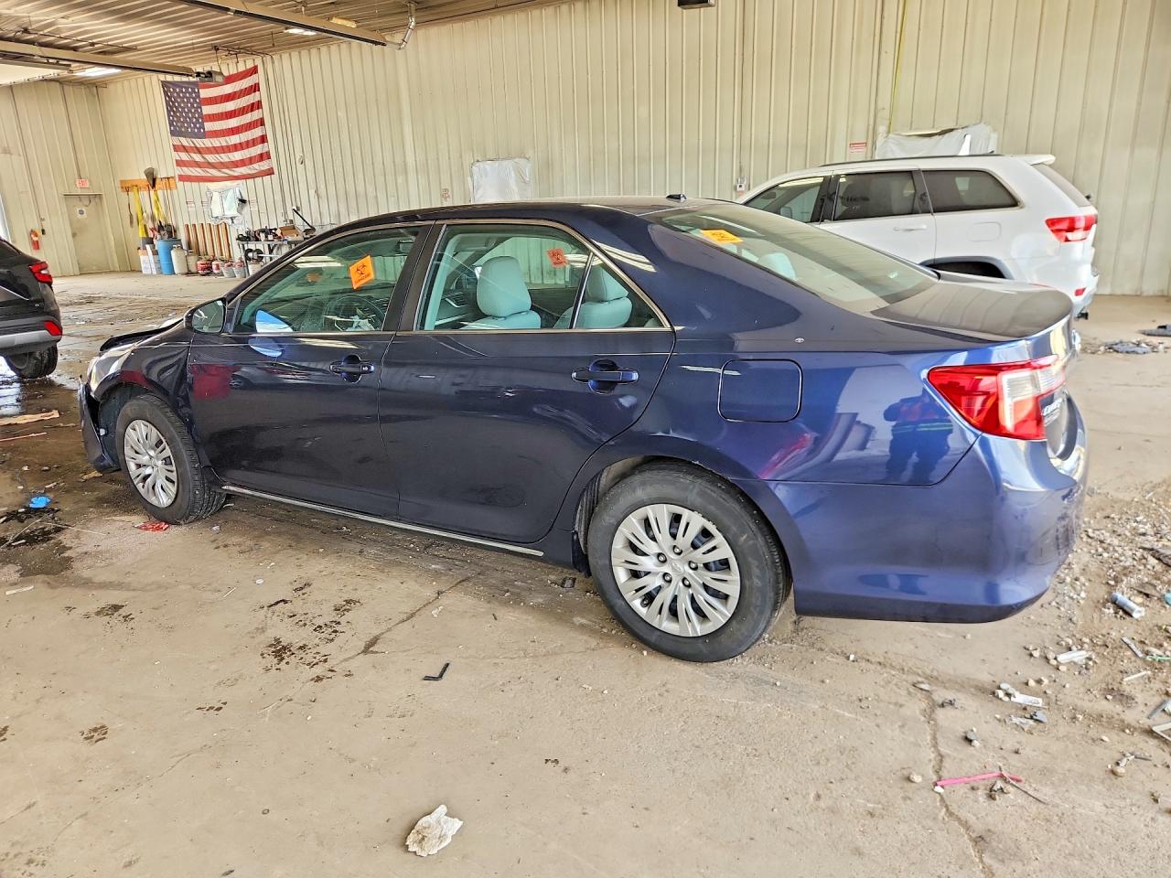 2014 Toyota Camry Le Blue vin: 4T4BF1FK4ER431058