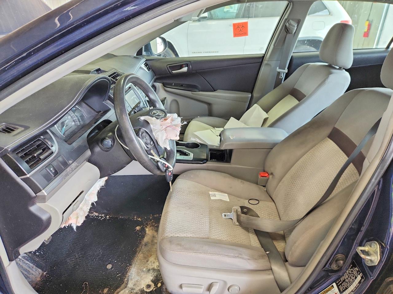 2014 Toyota Camry Le Blue vin: 4T4BF1FK4ER431058