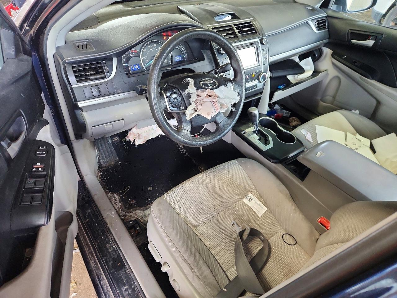 2014 Toyota Camry Le Blue vin: 4T4BF1FK4ER431058