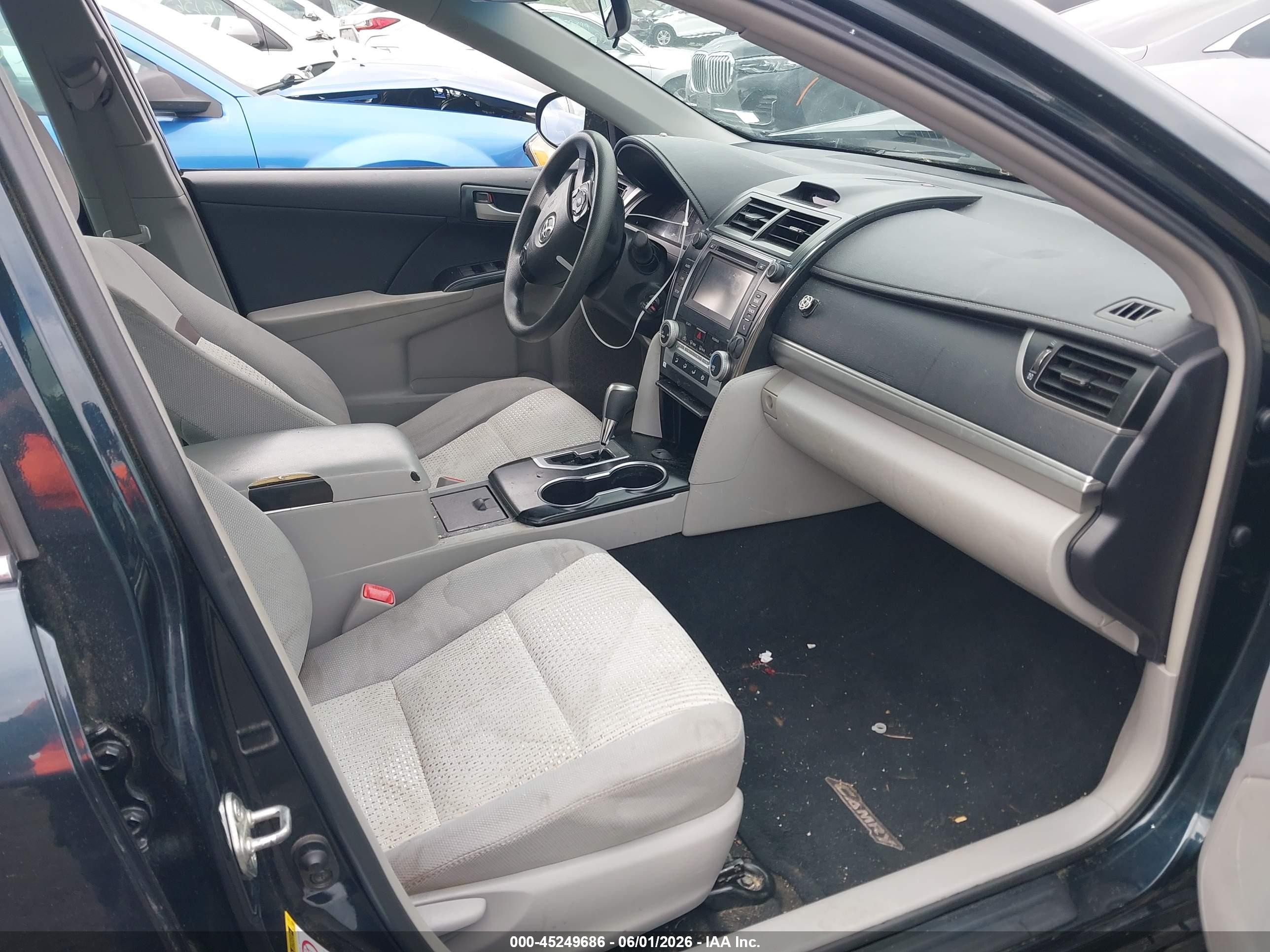 2014 Toyota Camry Le Blue vin: 4T4BF1FK4ER432209