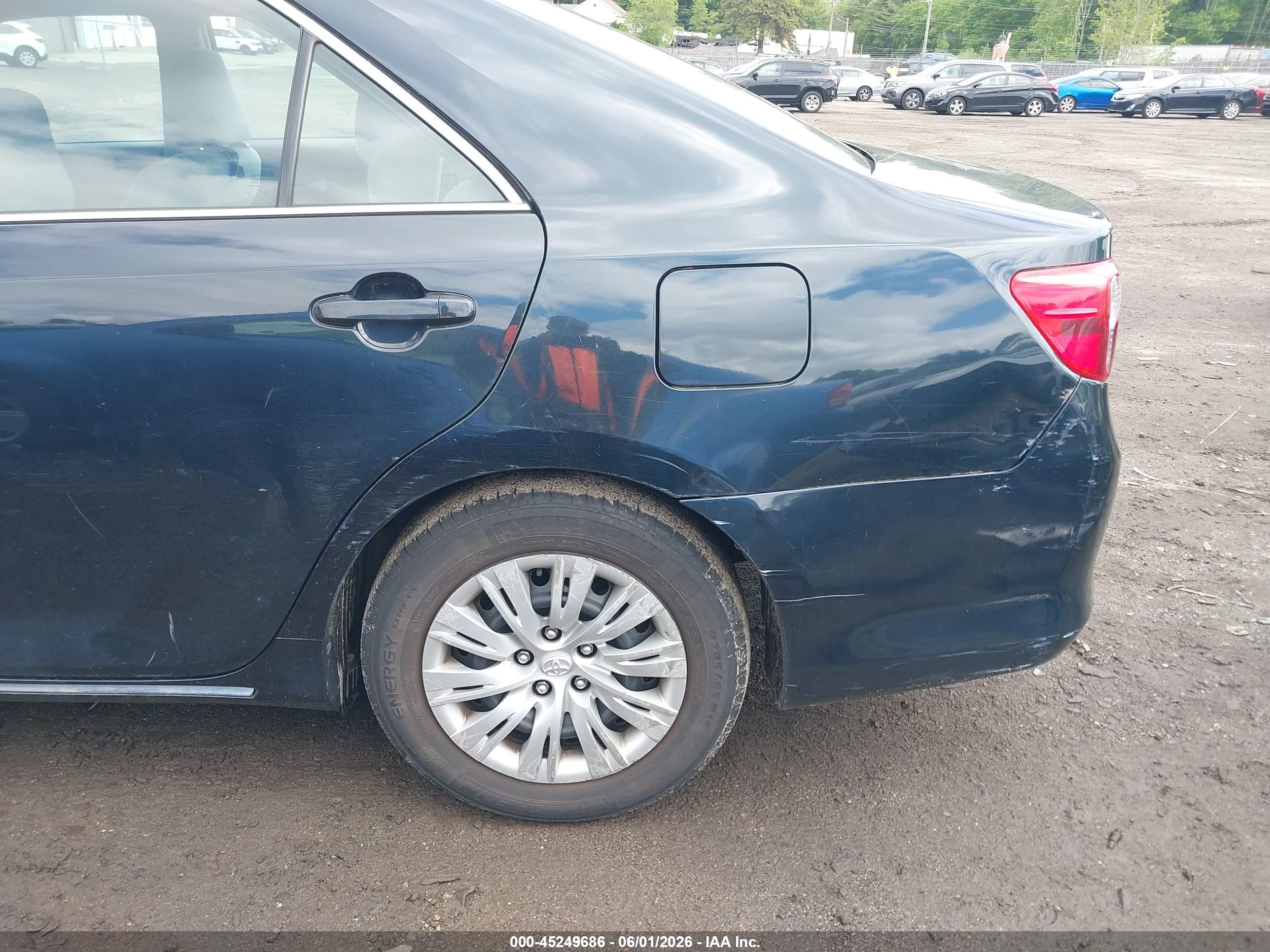 2014 Toyota Camry Le Blue vin: 4T4BF1FK4ER432209