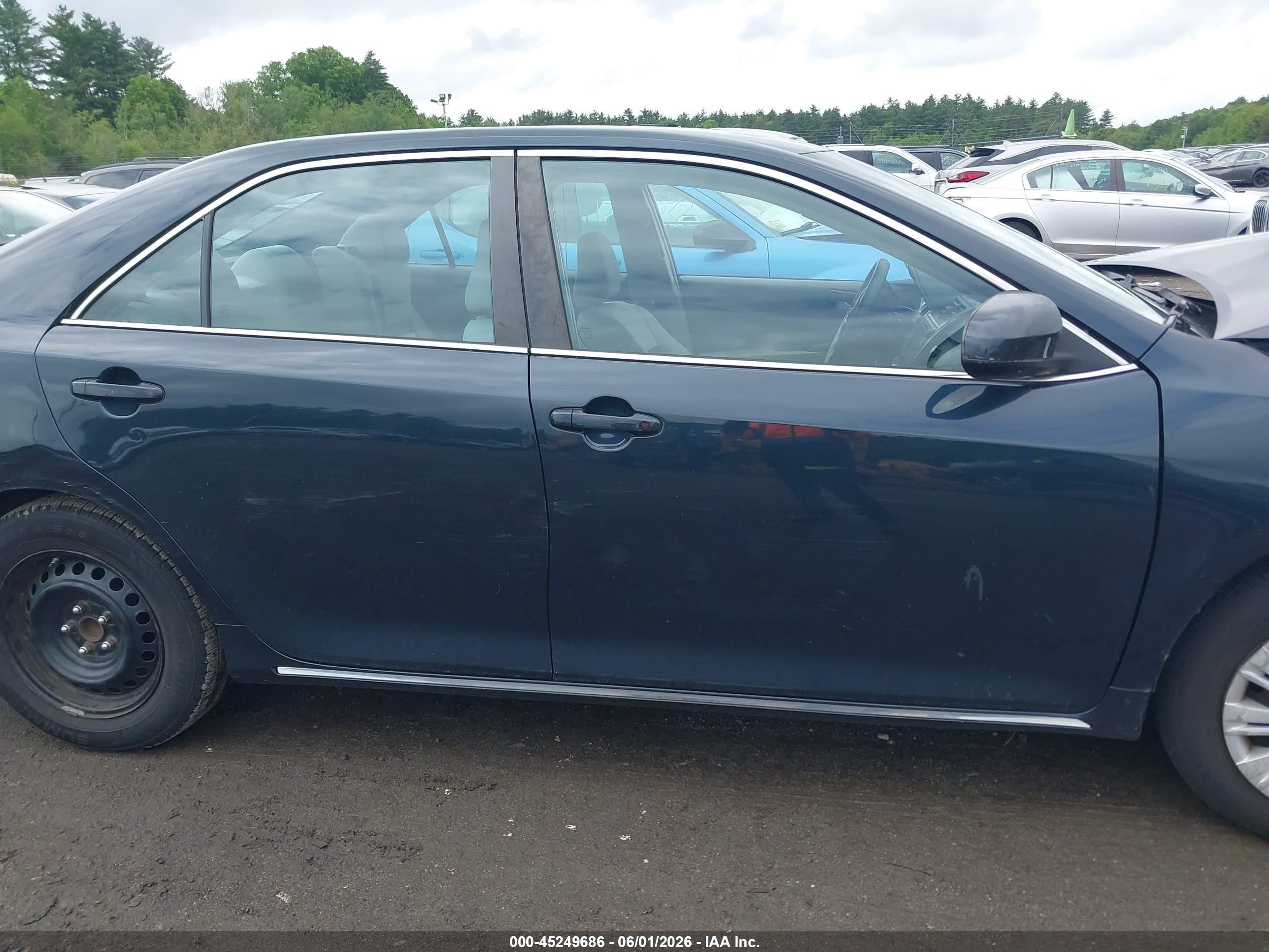 2014 Toyota Camry Le Blue vin: 4T4BF1FK4ER432209