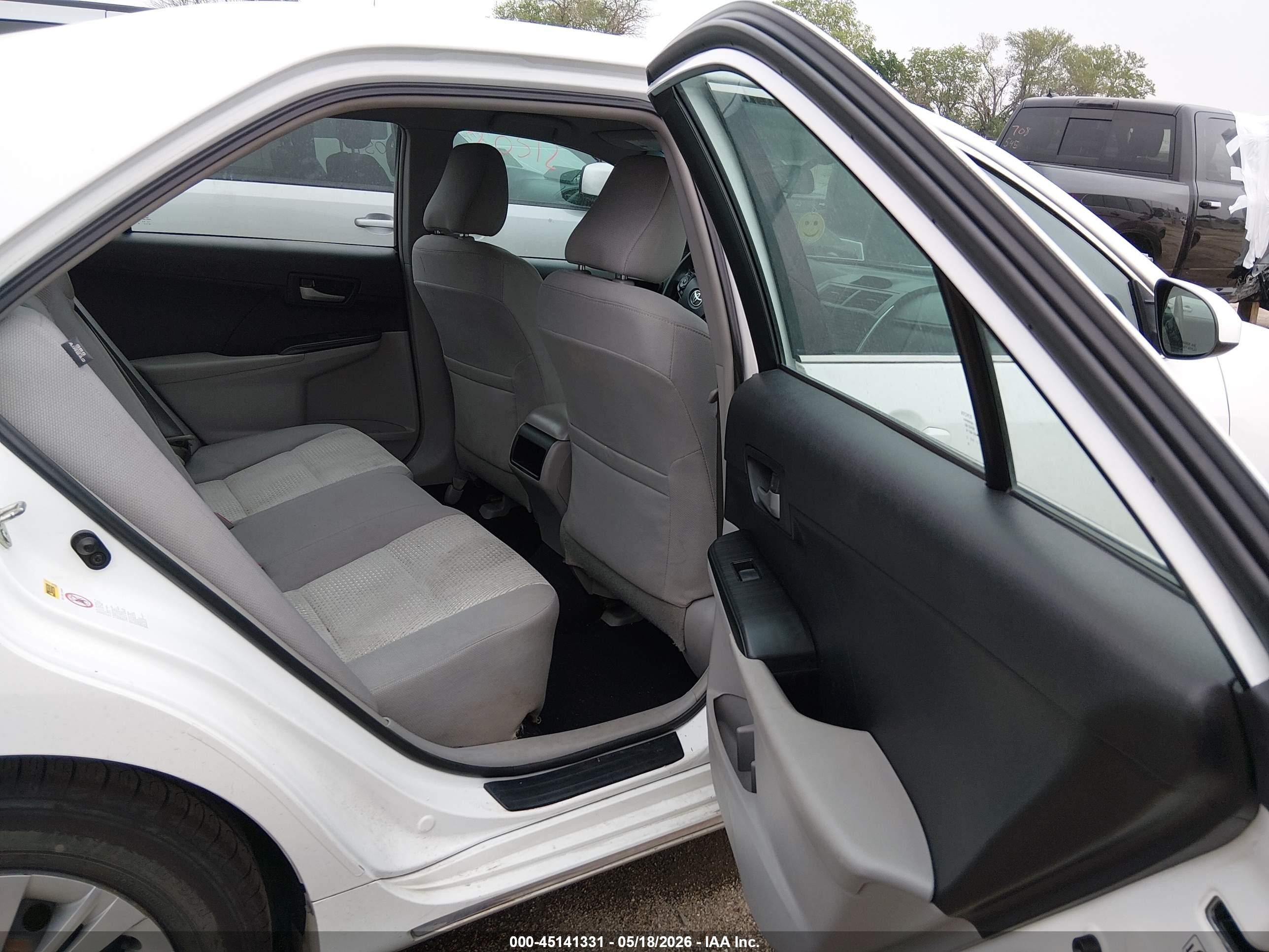 2014 Toyota Camry Le White vin: 4T4BF1FK4ER439080