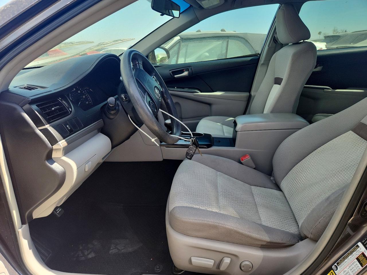 2014 Toyota Camry Le Silver vin: 4T4BF1FK4ER439743