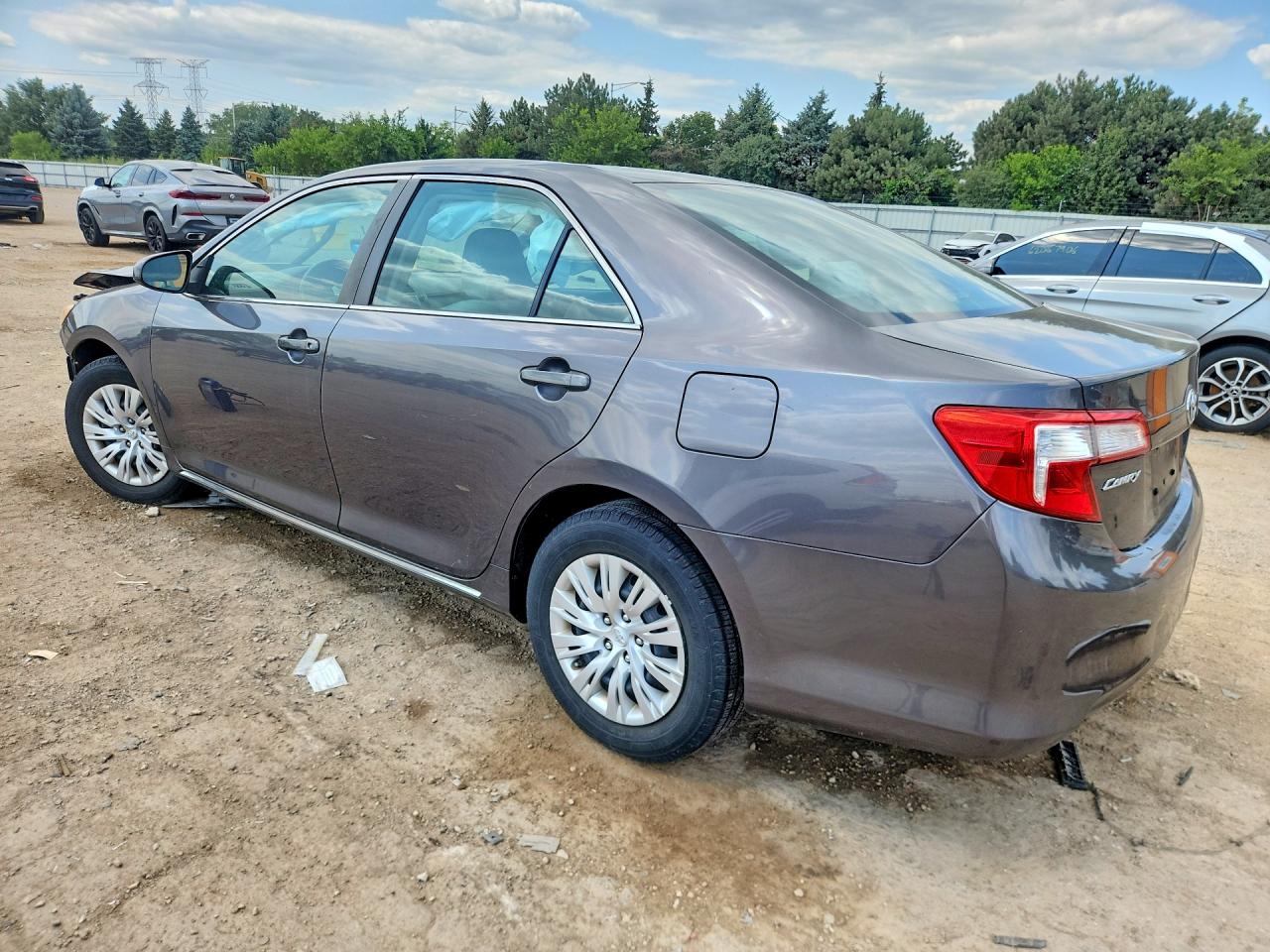 2014 Toyota Camry Le Gray vin: 4T4BF1FK4ER440178