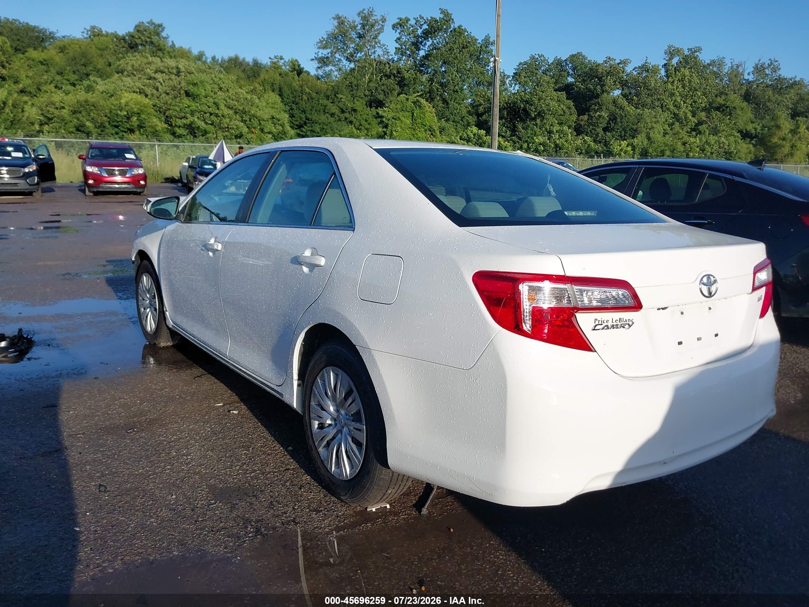 2014 Toyota Camry Le Белый vin: 4T4BF1FK4ER441430