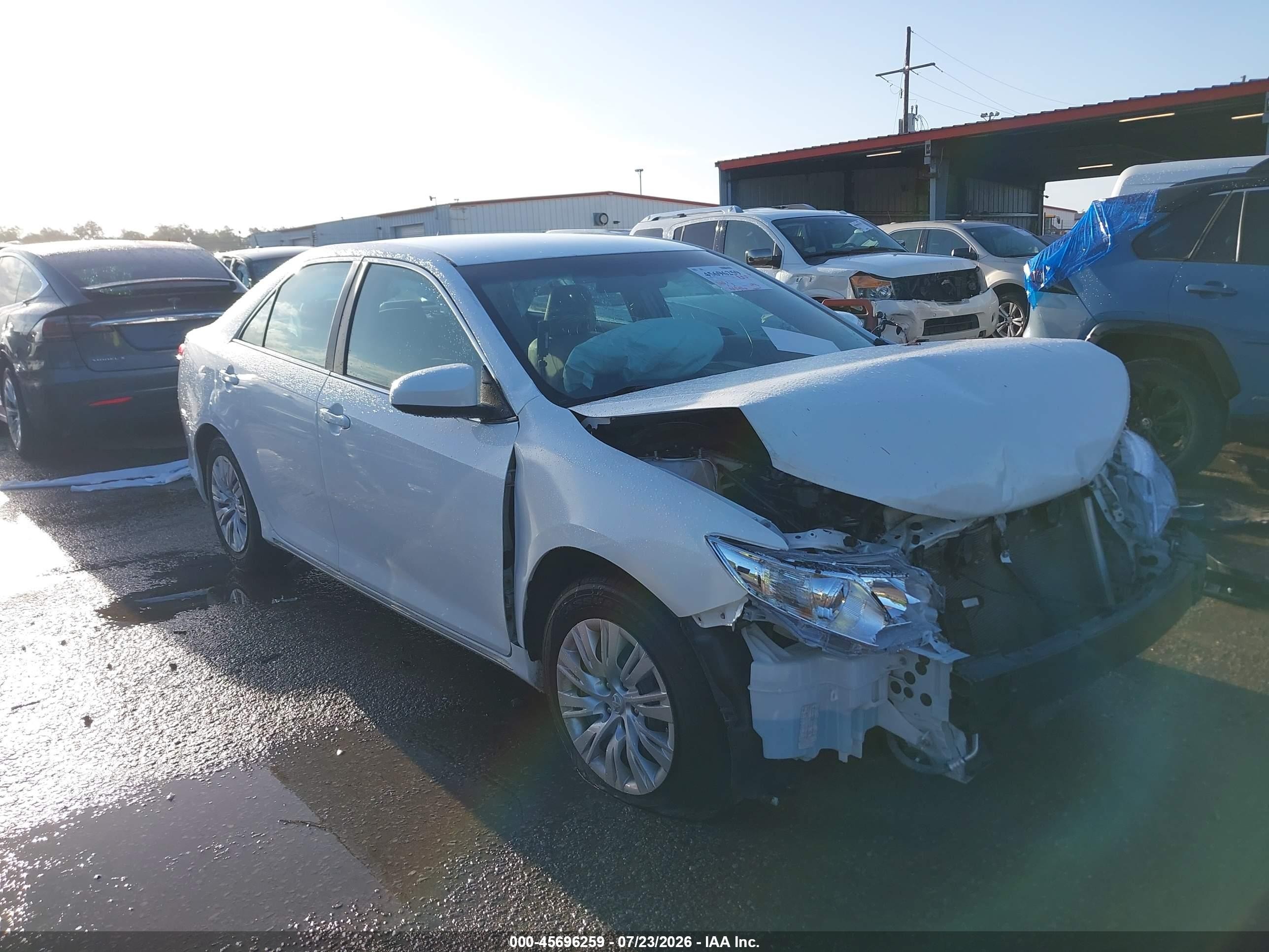 2014 Toyota Camry Le Белый vin: 4T4BF1FK4ER441430