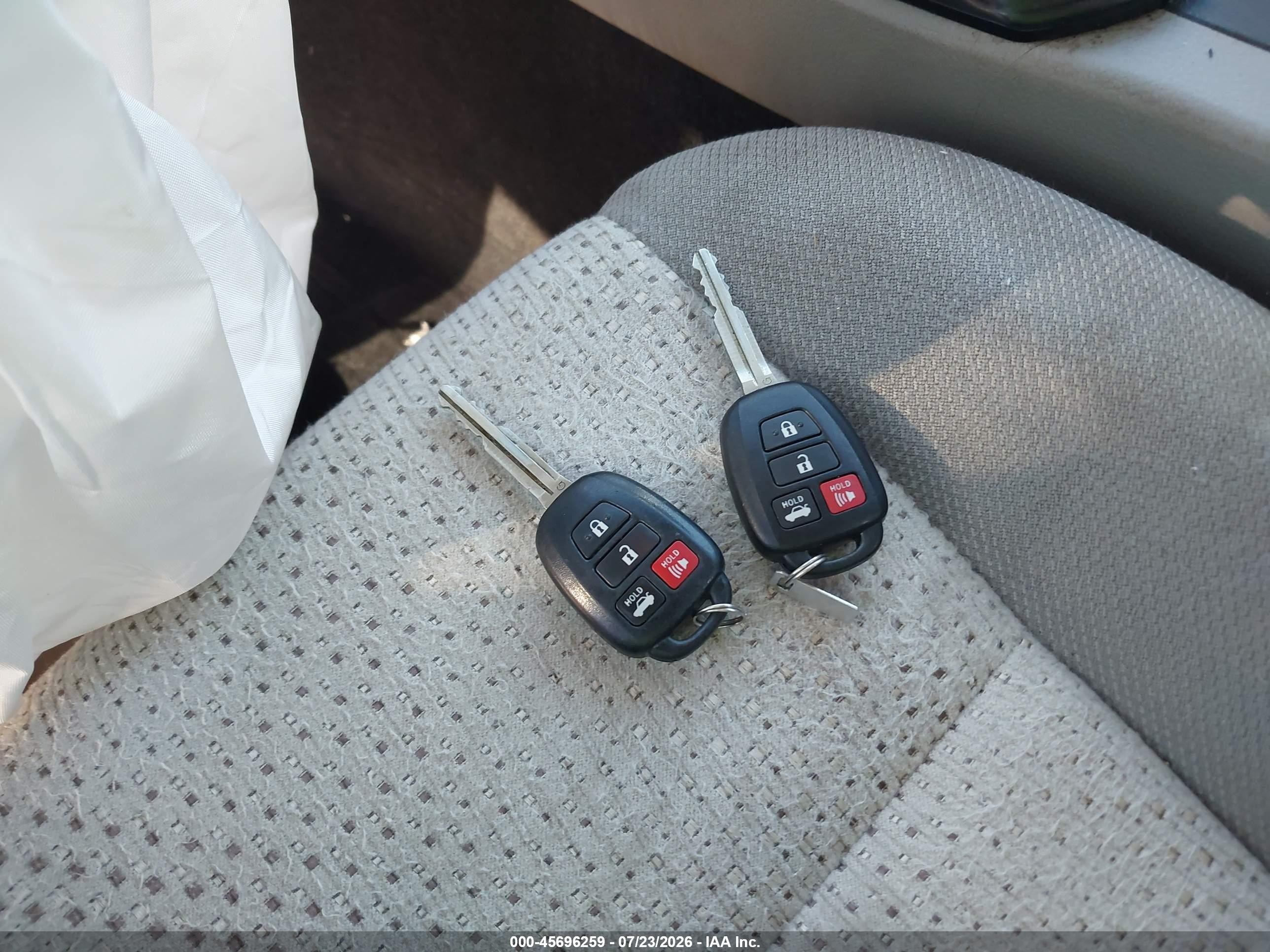 2014 Toyota Camry Le Белый vin: 4T4BF1FK4ER441430