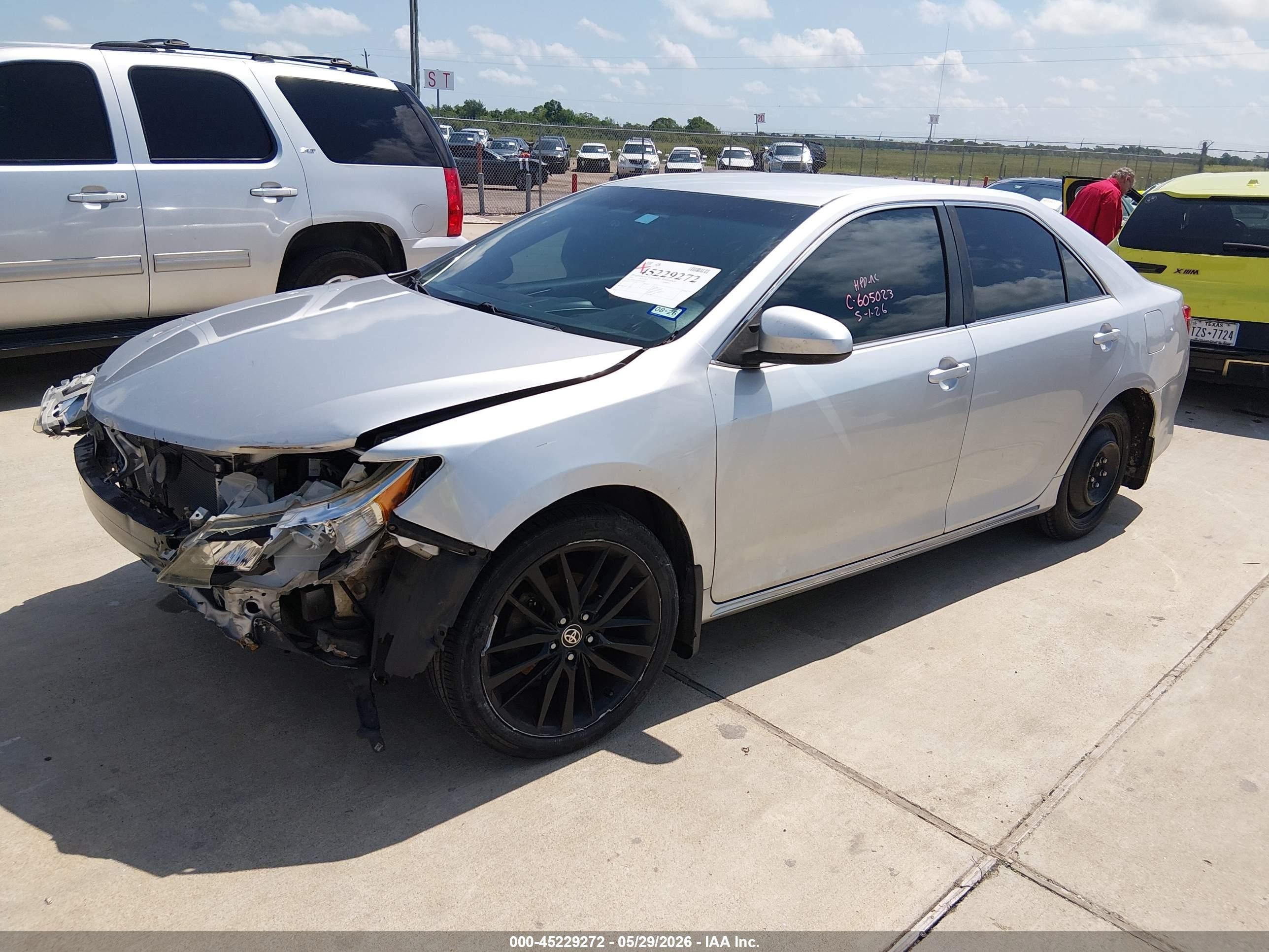 2014 Toyota Camry Le Silver vin: 4T4BF1FK4ER442822