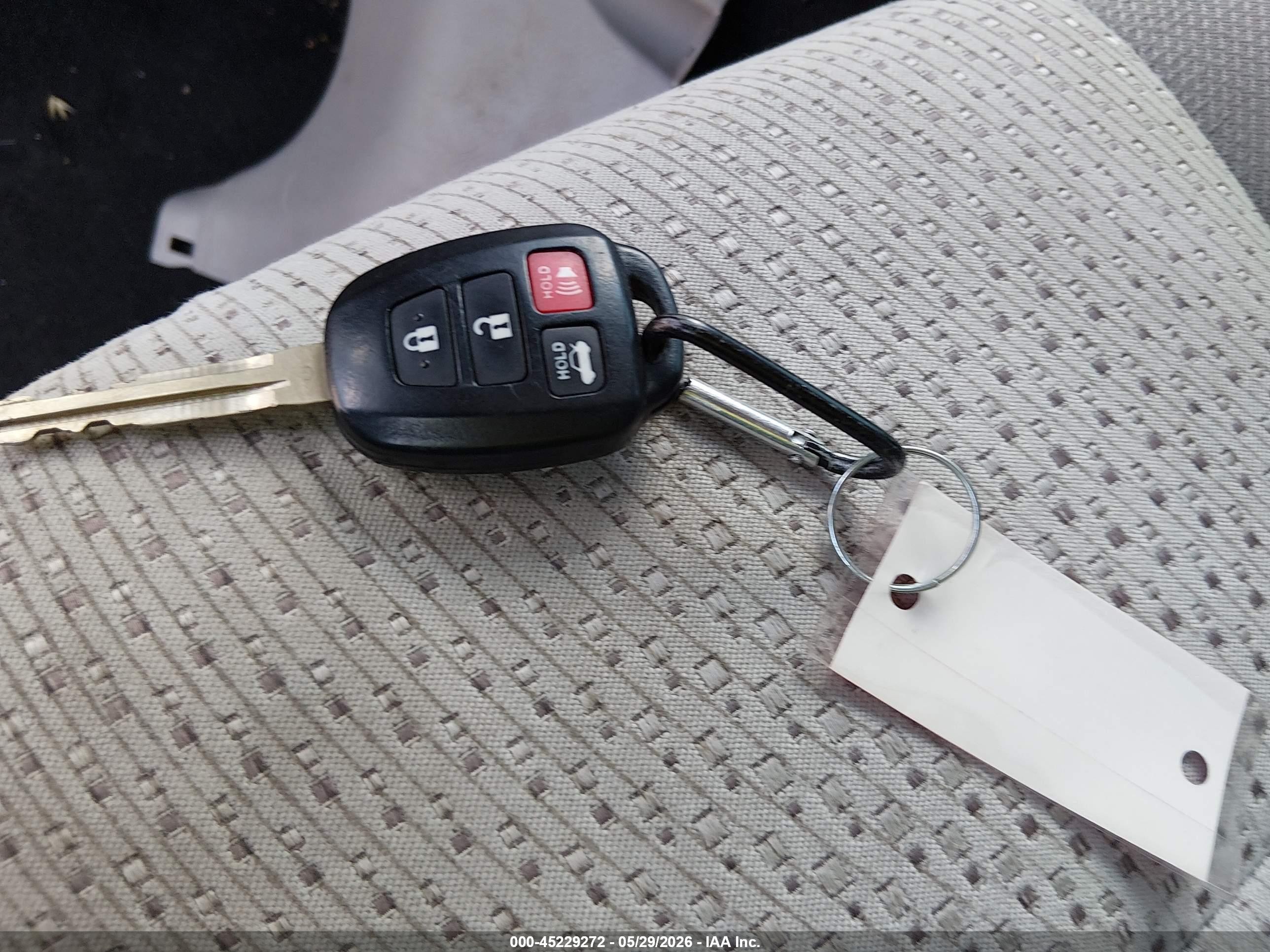 2014 Toyota Camry Le Silver vin: 4T4BF1FK4ER442822
