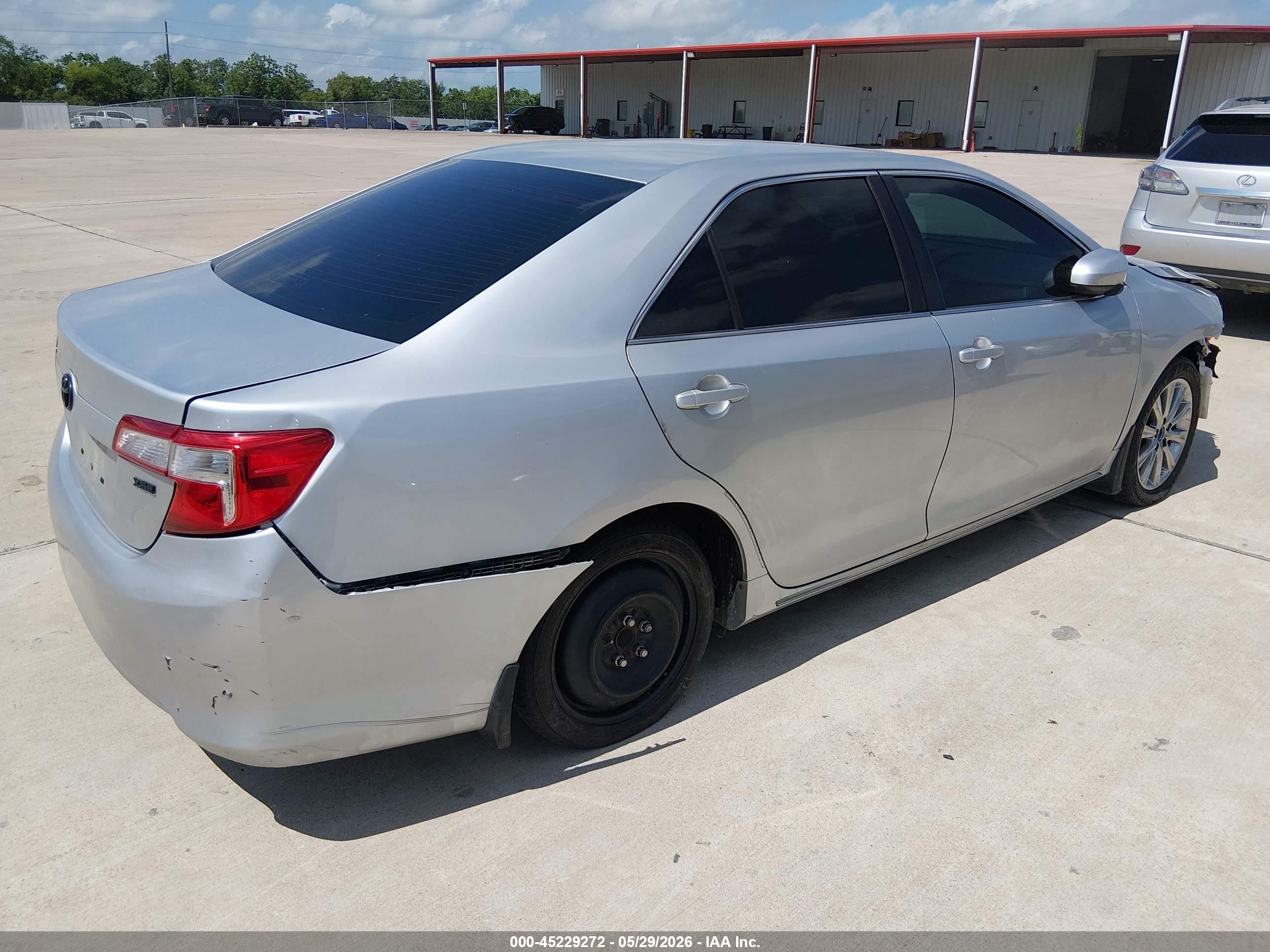 2014 Toyota Camry Le Silver vin: 4T4BF1FK4ER442822