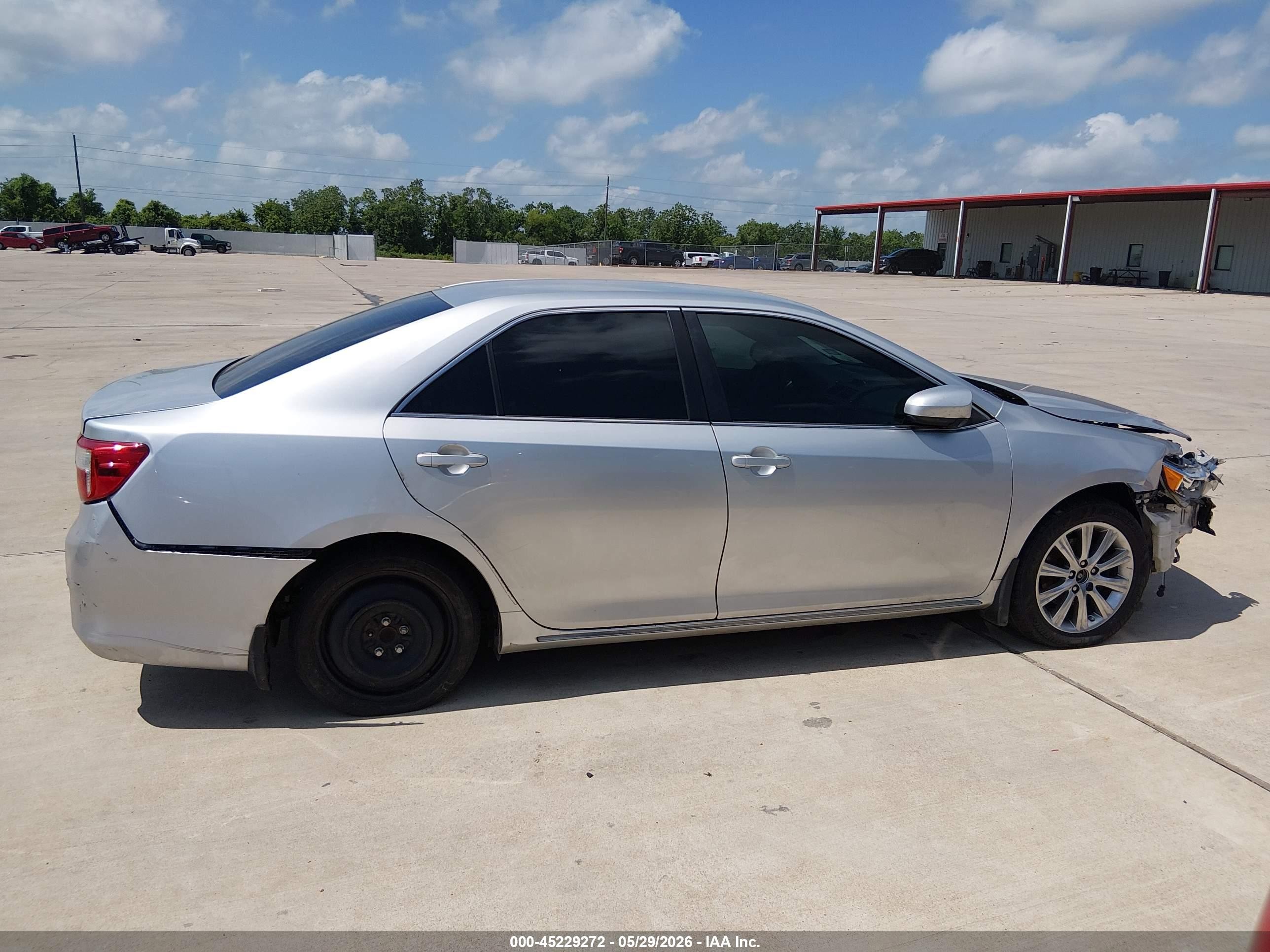 2014 Toyota Camry Le Silver vin: 4T4BF1FK4ER442822