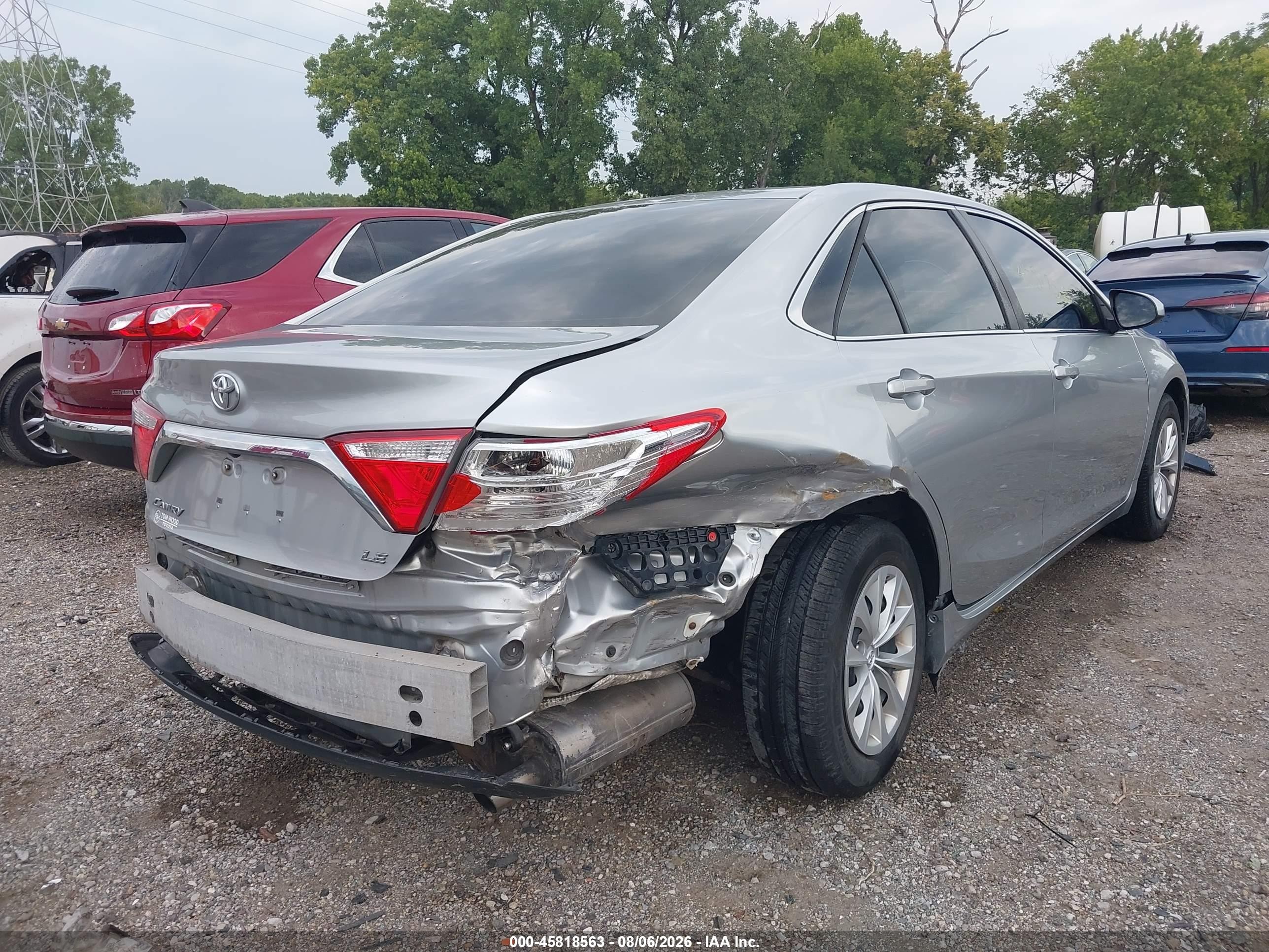 2015 Toyota Camry Le Серебряный vin: 4T4BF1FK4FR445057