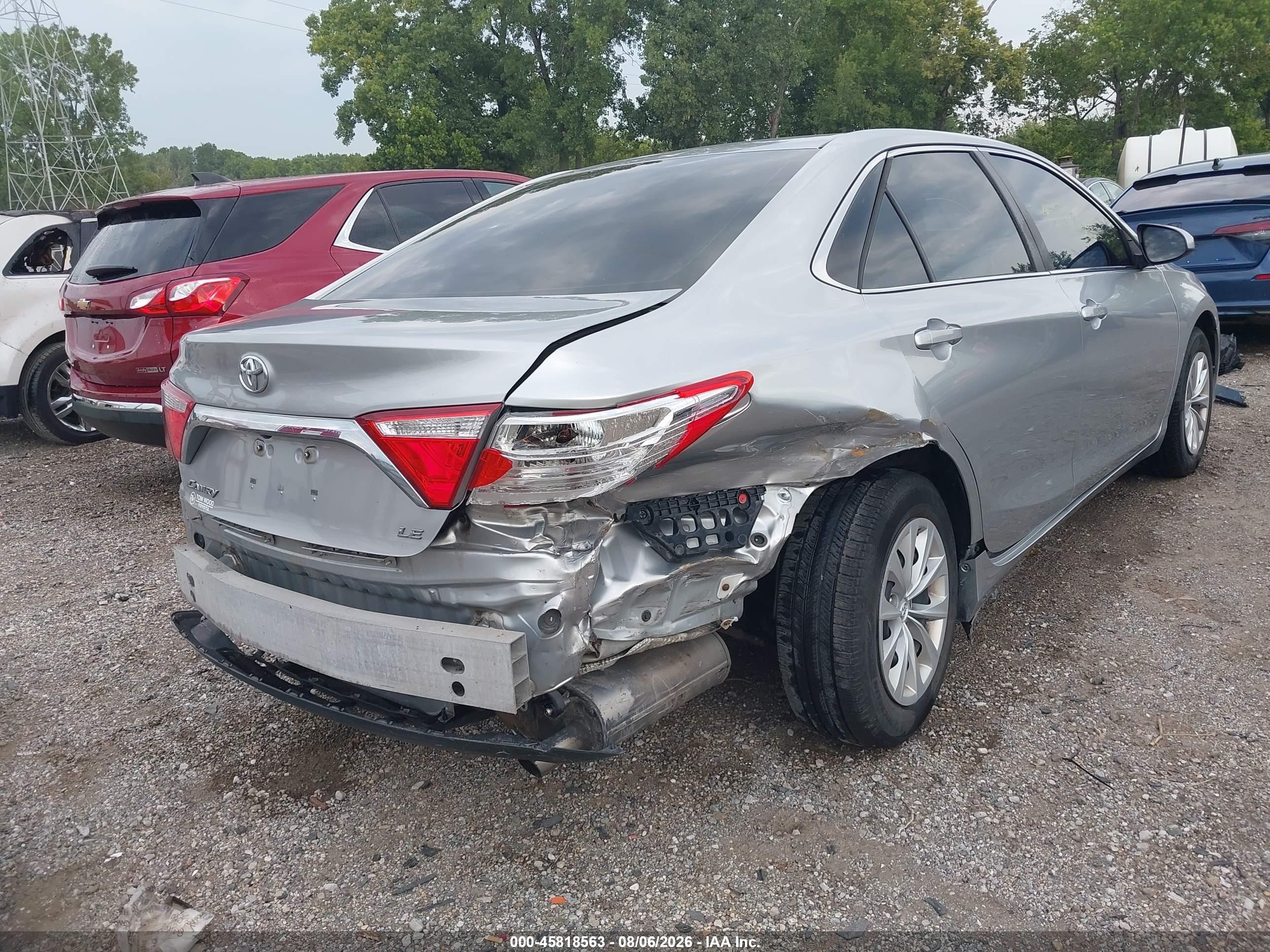 2015 Toyota Camry Le Серебряный vin: 4T4BF1FK4FR445057