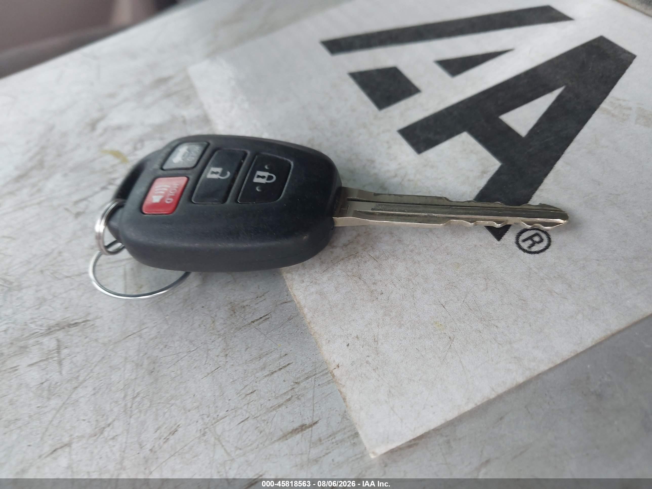 2015 Toyota Camry Le Серебряный vin: 4T4BF1FK4FR445057