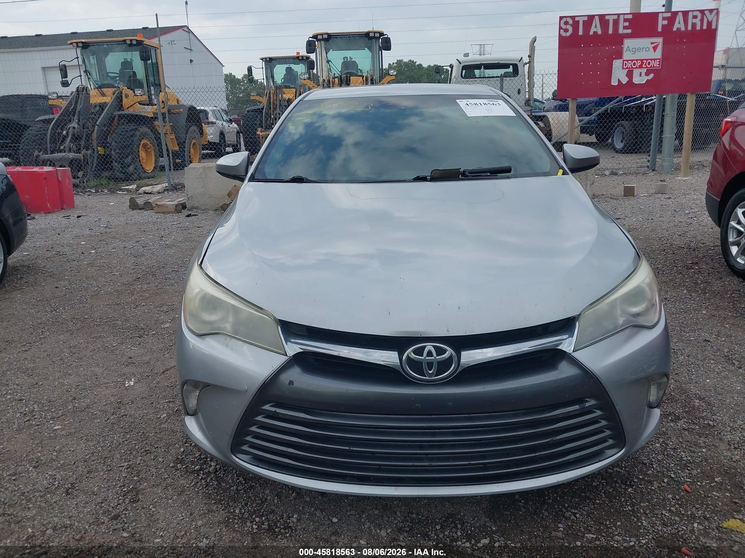 2015 Toyota Camry Le Серебряный vin: 4T4BF1FK4FR445057