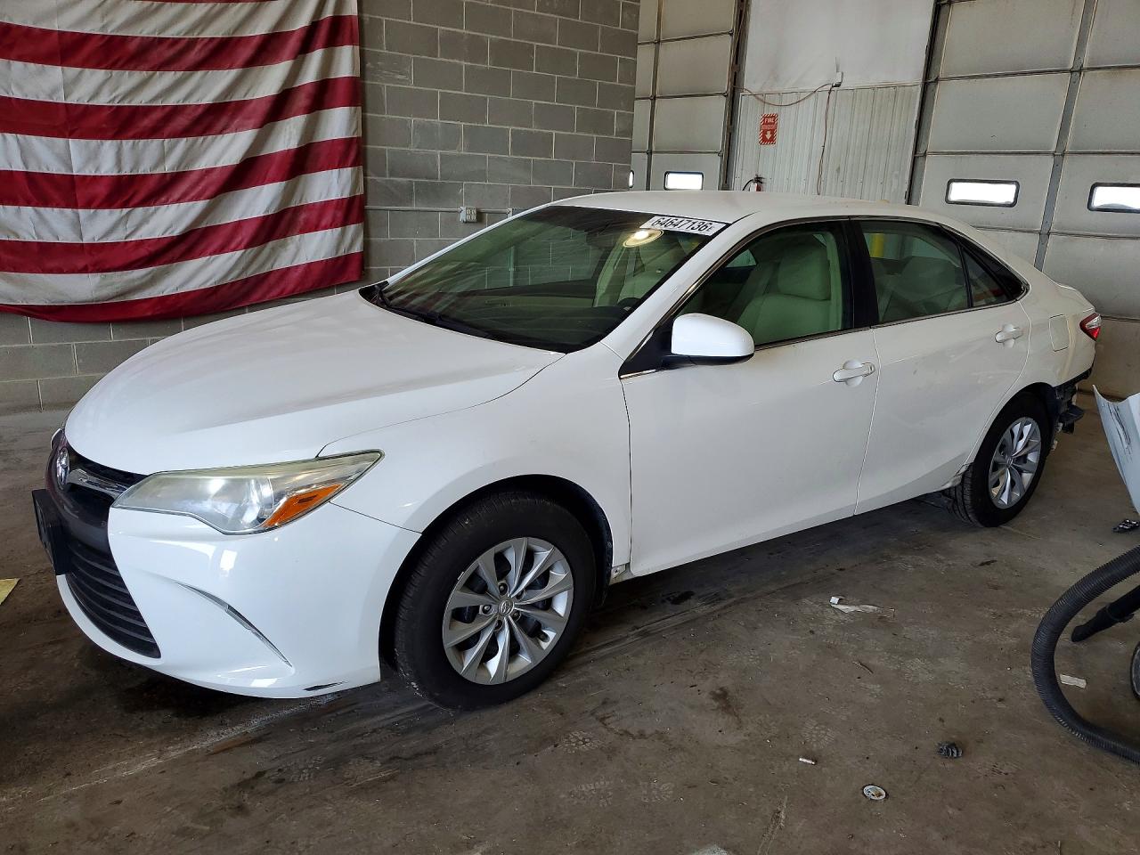 2015 Toyota Camry Le White vin: 4T4BF1FK4FR448797