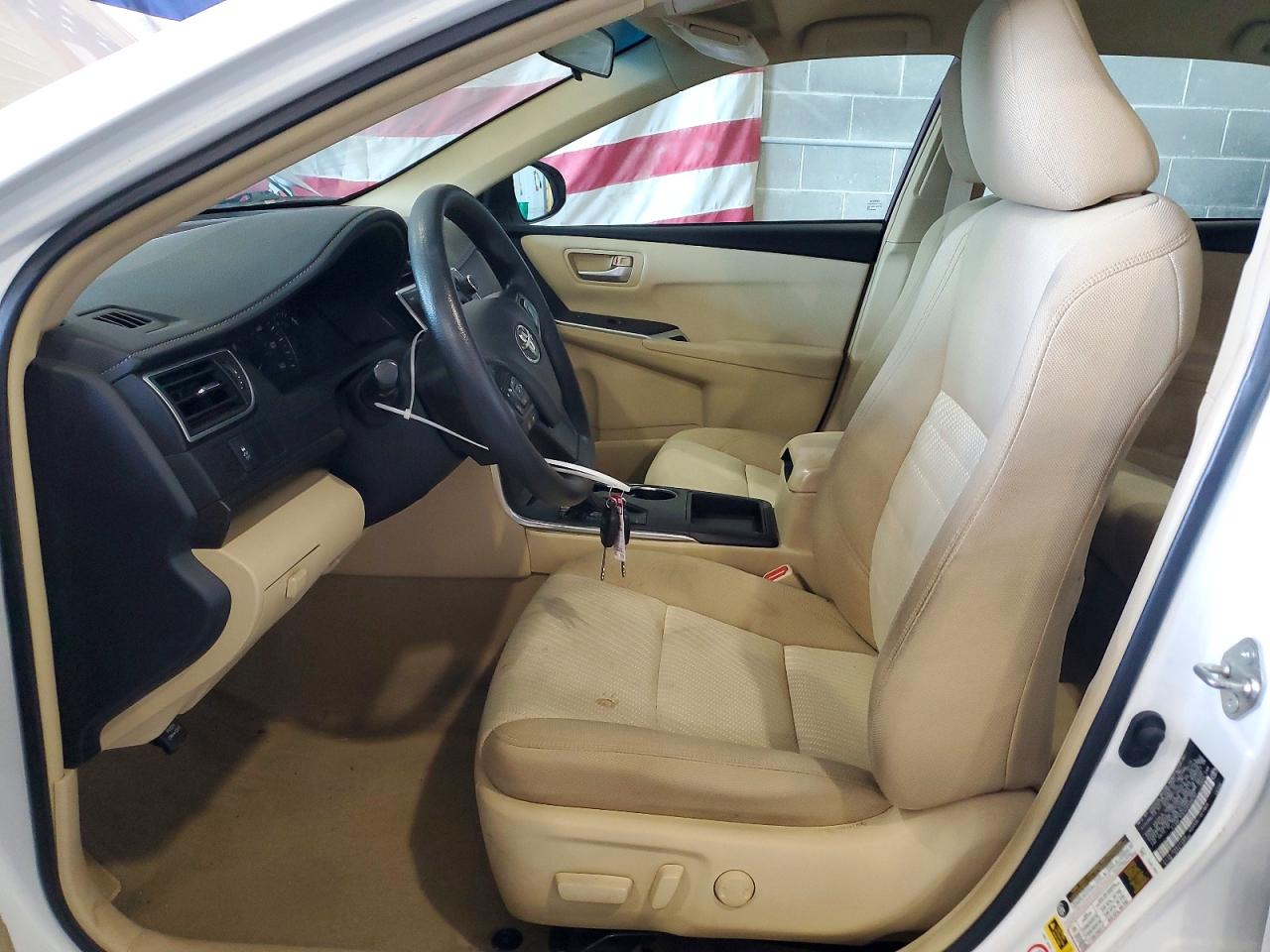 2015 Toyota Camry Le White vin: 4T4BF1FK4FR448797