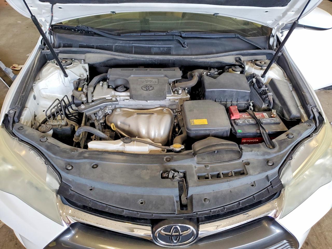 2015 Toyota Camry Le White vin: 4T4BF1FK4FR448797