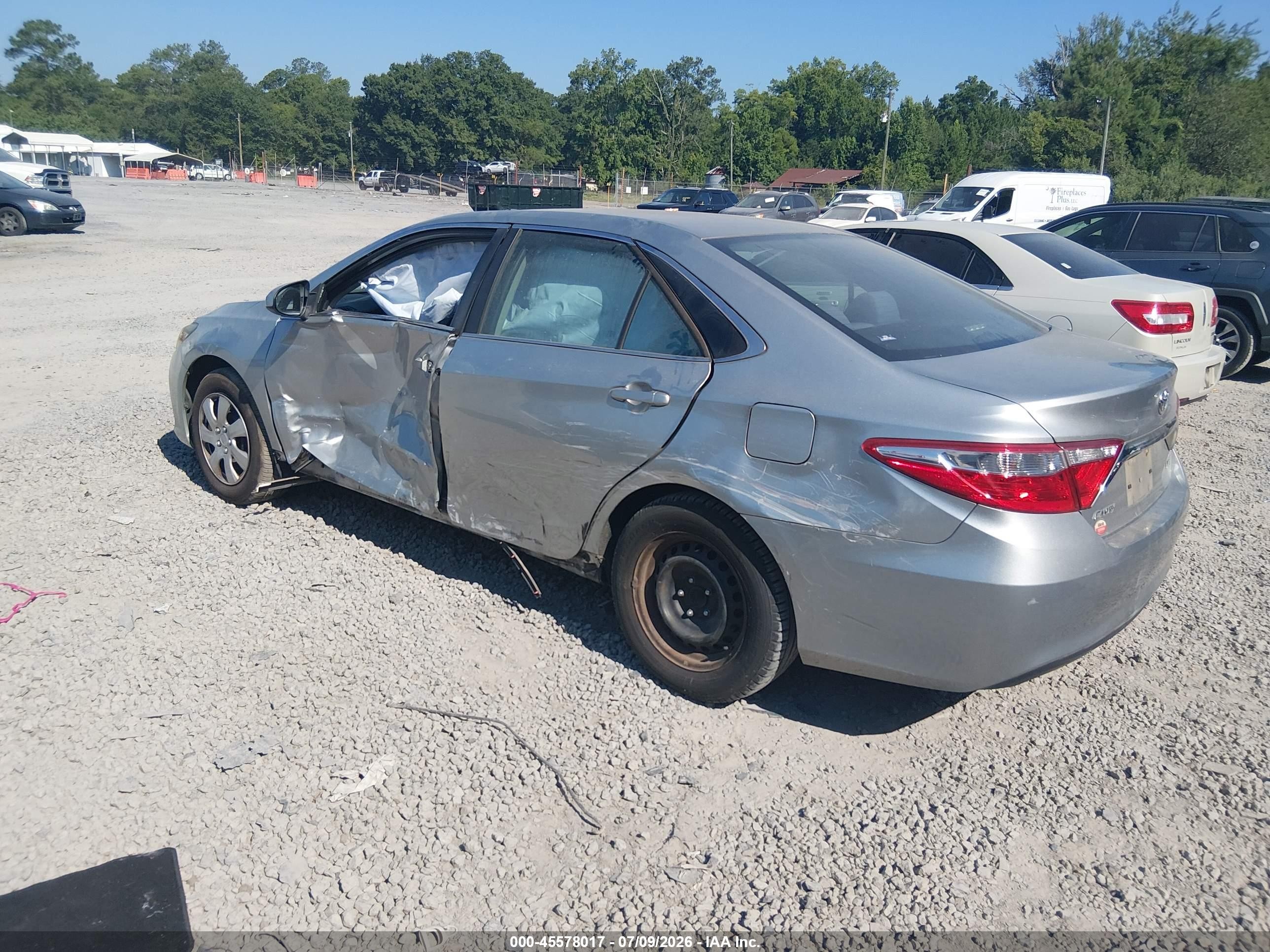 2015 Toyota Camry Le Silver vin: 4T4BF1FK4FR467513