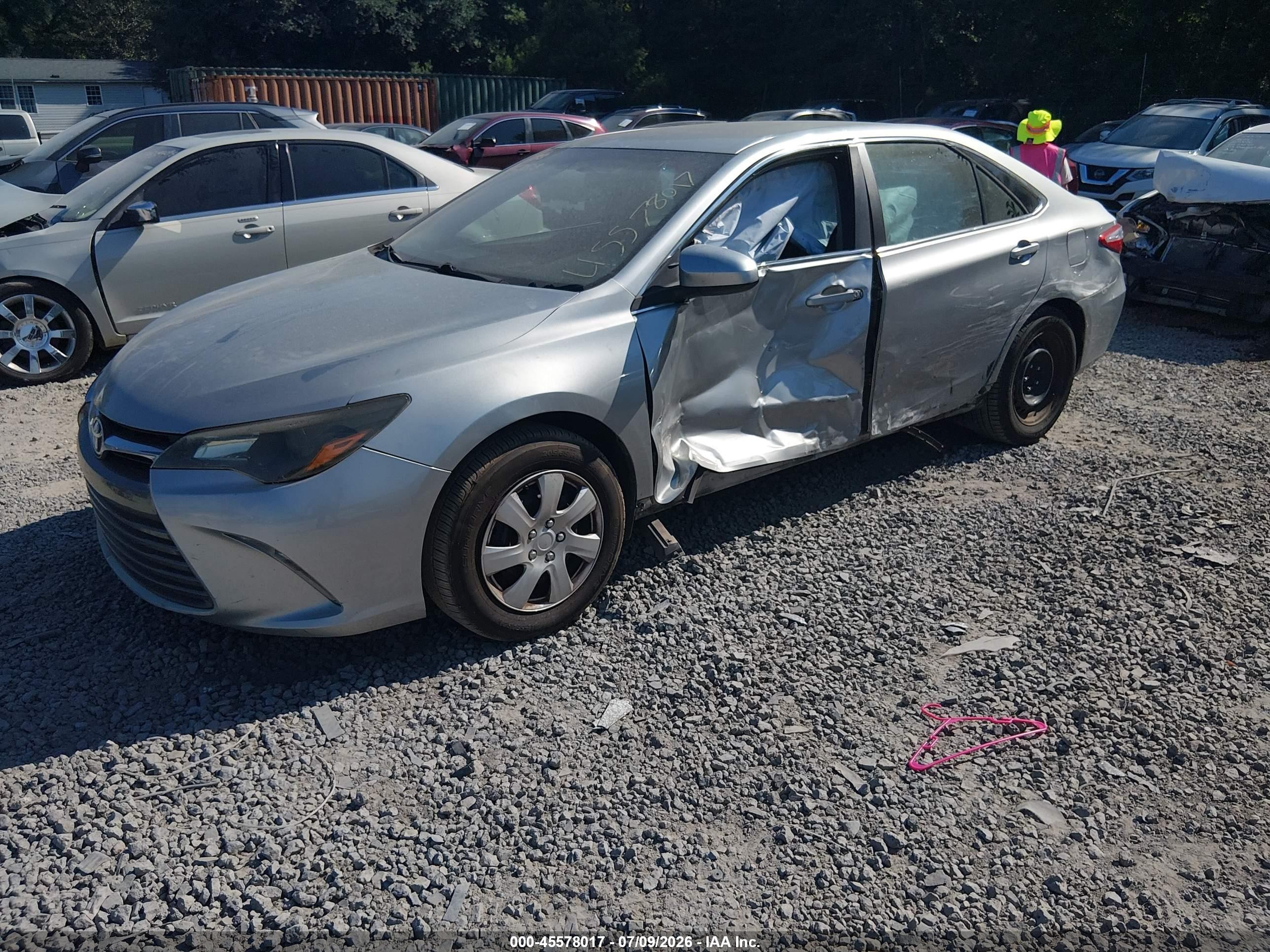 2015 Toyota Camry Le Silver vin: 4T4BF1FK4FR467513