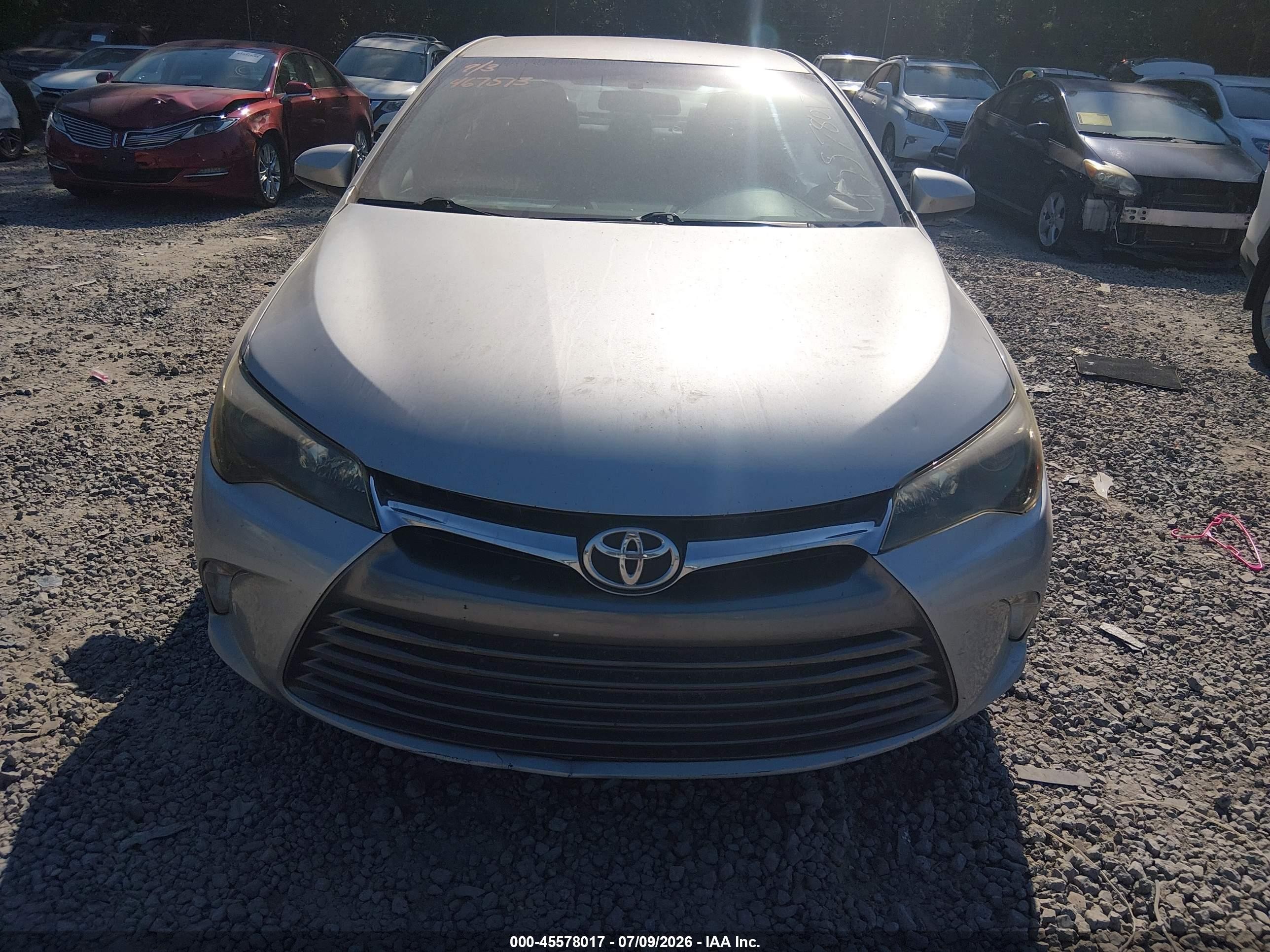 2015 Toyota Camry Le Silver vin: 4T4BF1FK4FR467513