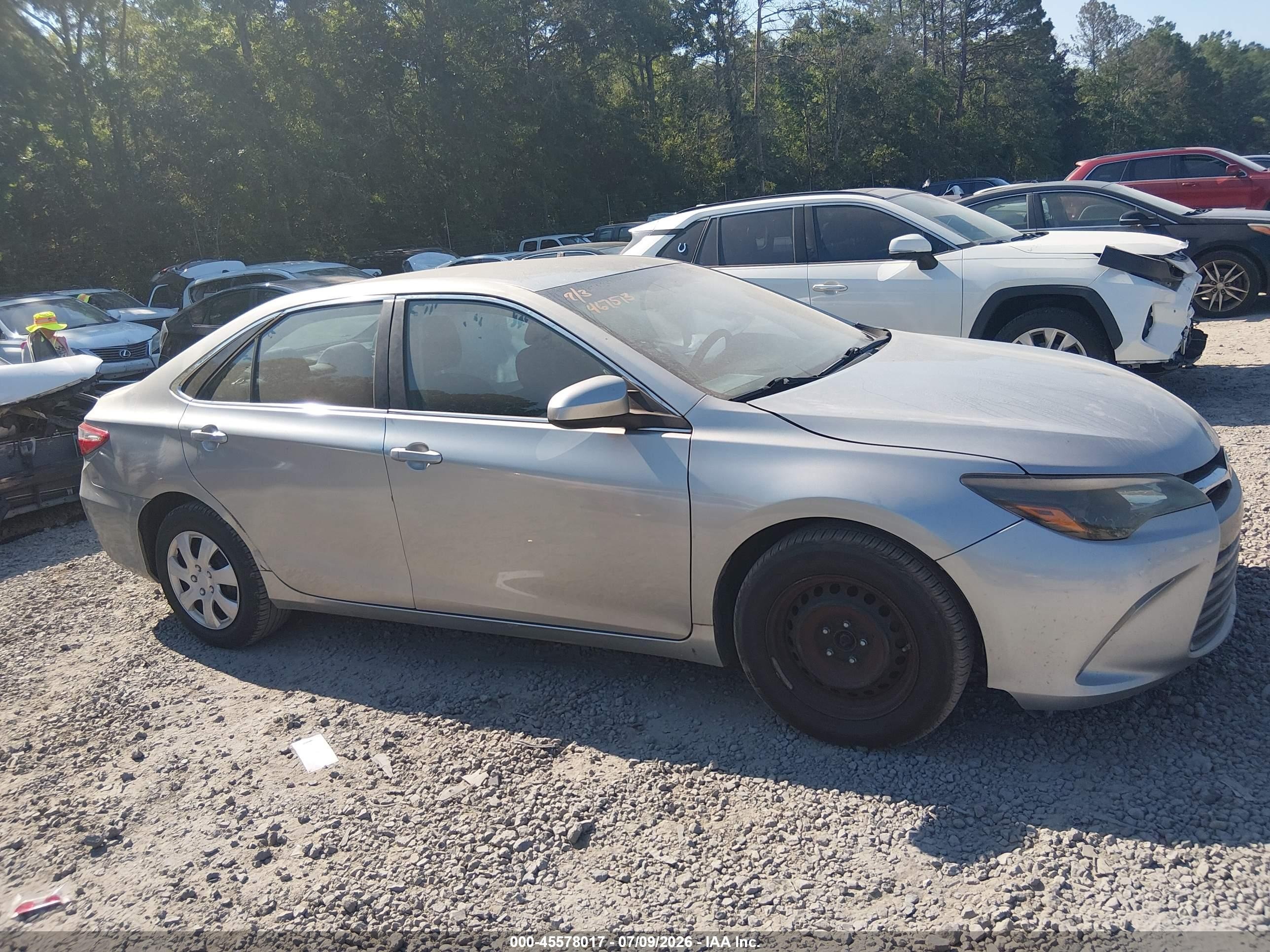 2015 Toyota Camry Le Silver vin: 4T4BF1FK4FR467513