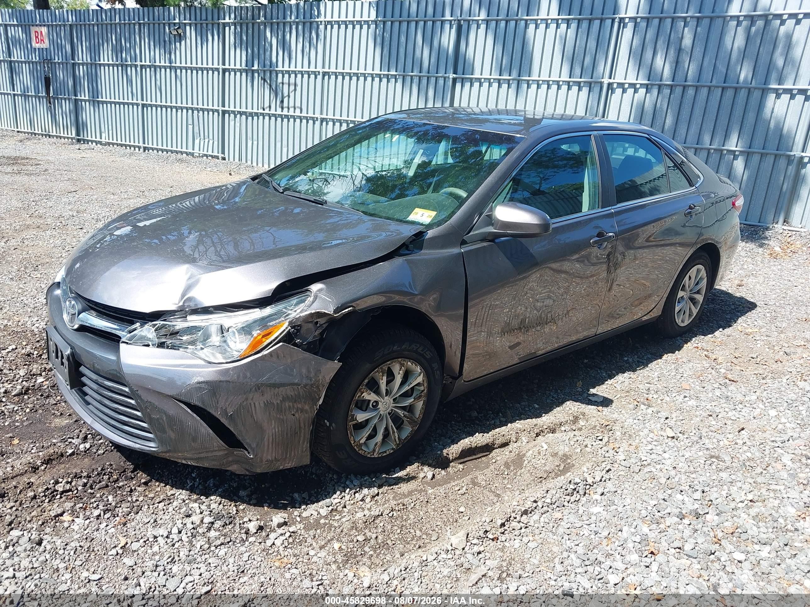 2015 Toyota Camry Le Gray vin: 4T4BF1FK4FR470606