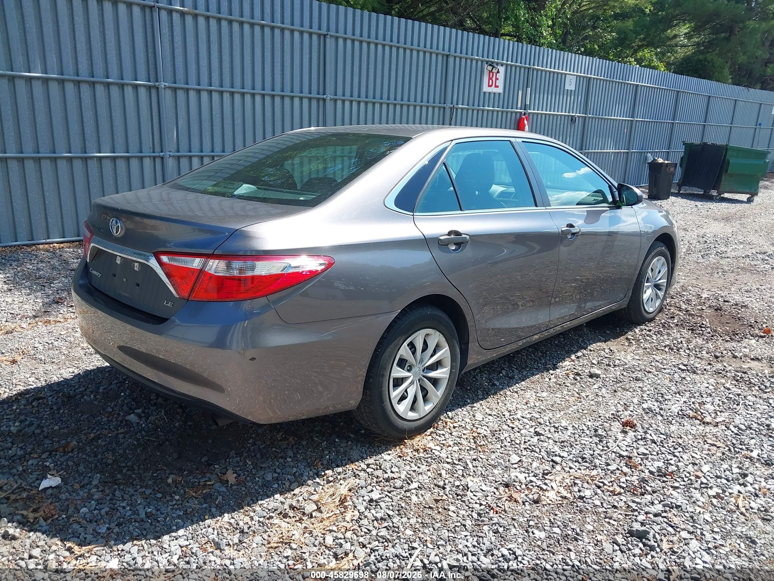 2015 Toyota Camry Le Gray vin: 4T4BF1FK4FR470606