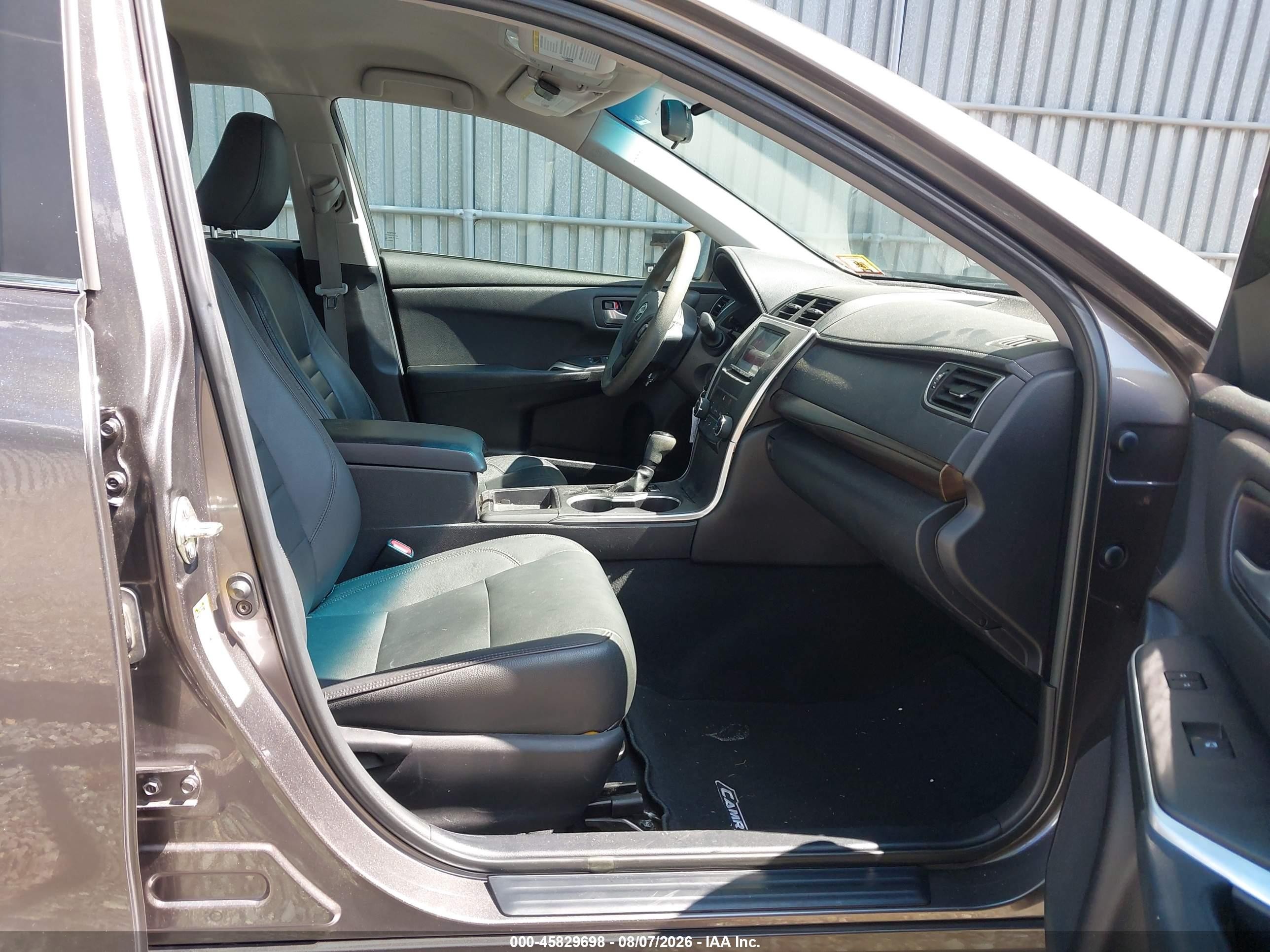 2015 Toyota Camry Le Gray vin: 4T4BF1FK4FR470606